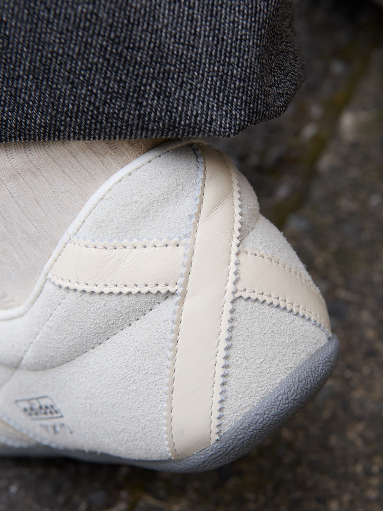 adidas Originalsの愛用スニーカー 「adidas Originals for ÉDIFICE/IENA "TOKYO" Exclusive」のかかと