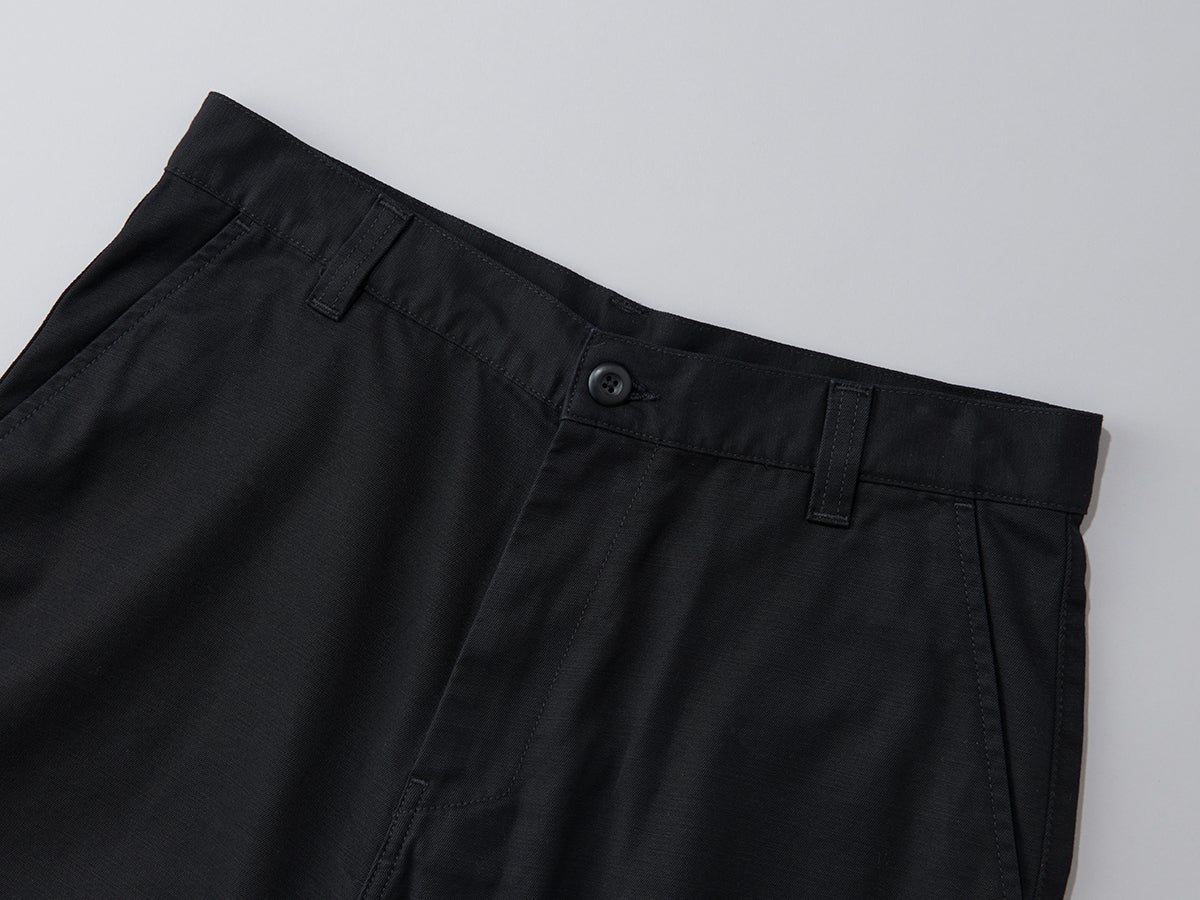 【カーハート WIPの黒いコスパ名品】Carhartt WIPのブレーダーの前ボタン