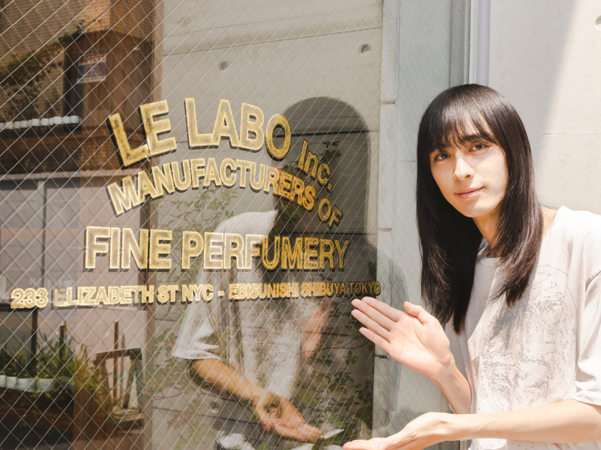 le labo代官山店　正面ロゴ