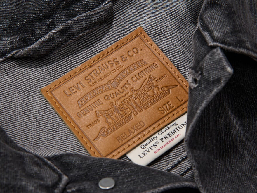 【リーバイス®︎の黒いコスパ名品】1936年の名作を“今”の気分に。秋に大活躍間違いナシなブラックデニム!/Levi’s®︎ TYPEⅠトラッカージャケット