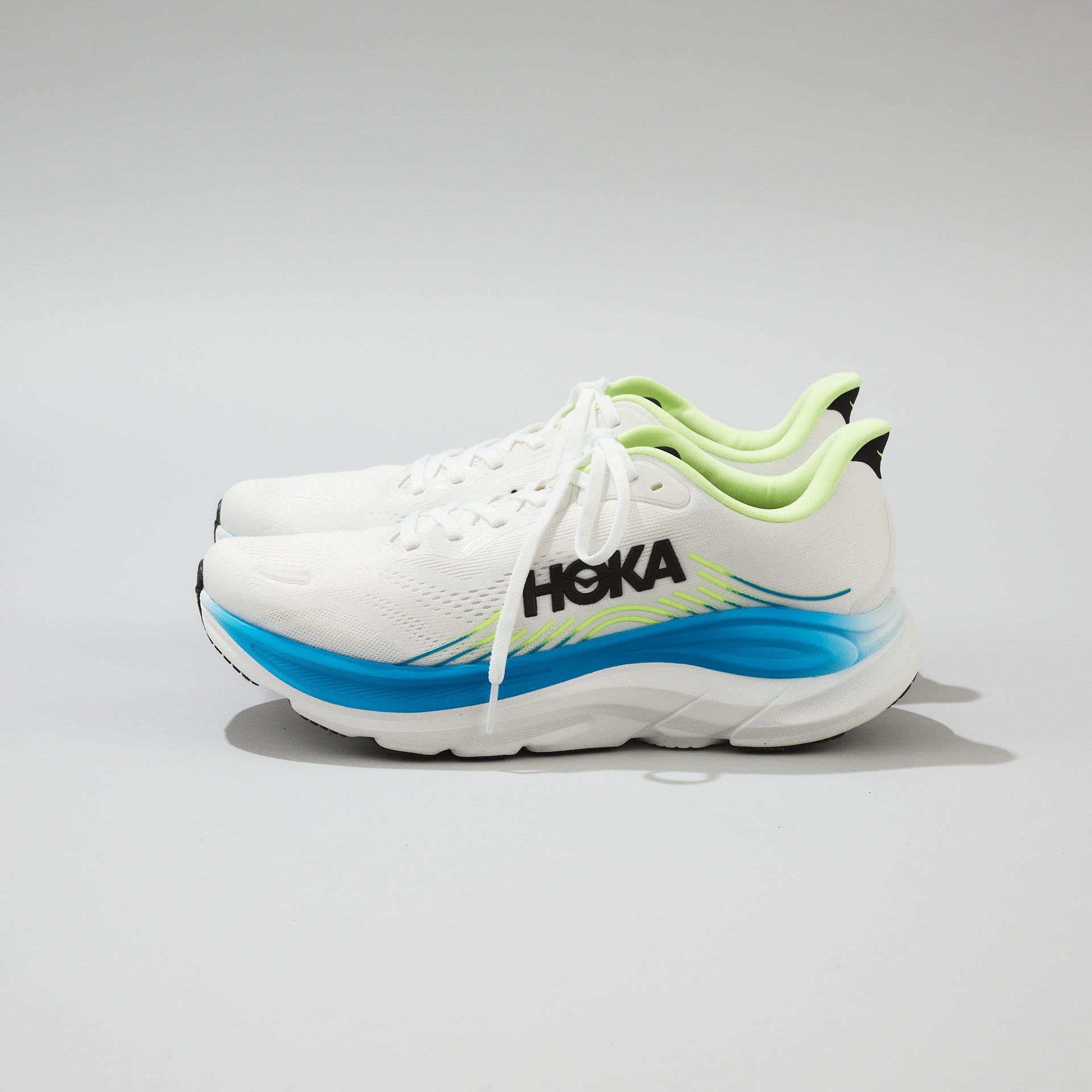 HOKA CLIFTON 11/サイド②