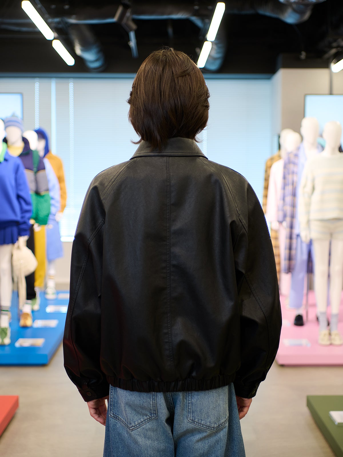 フェイクレザージップブルゾン、バック