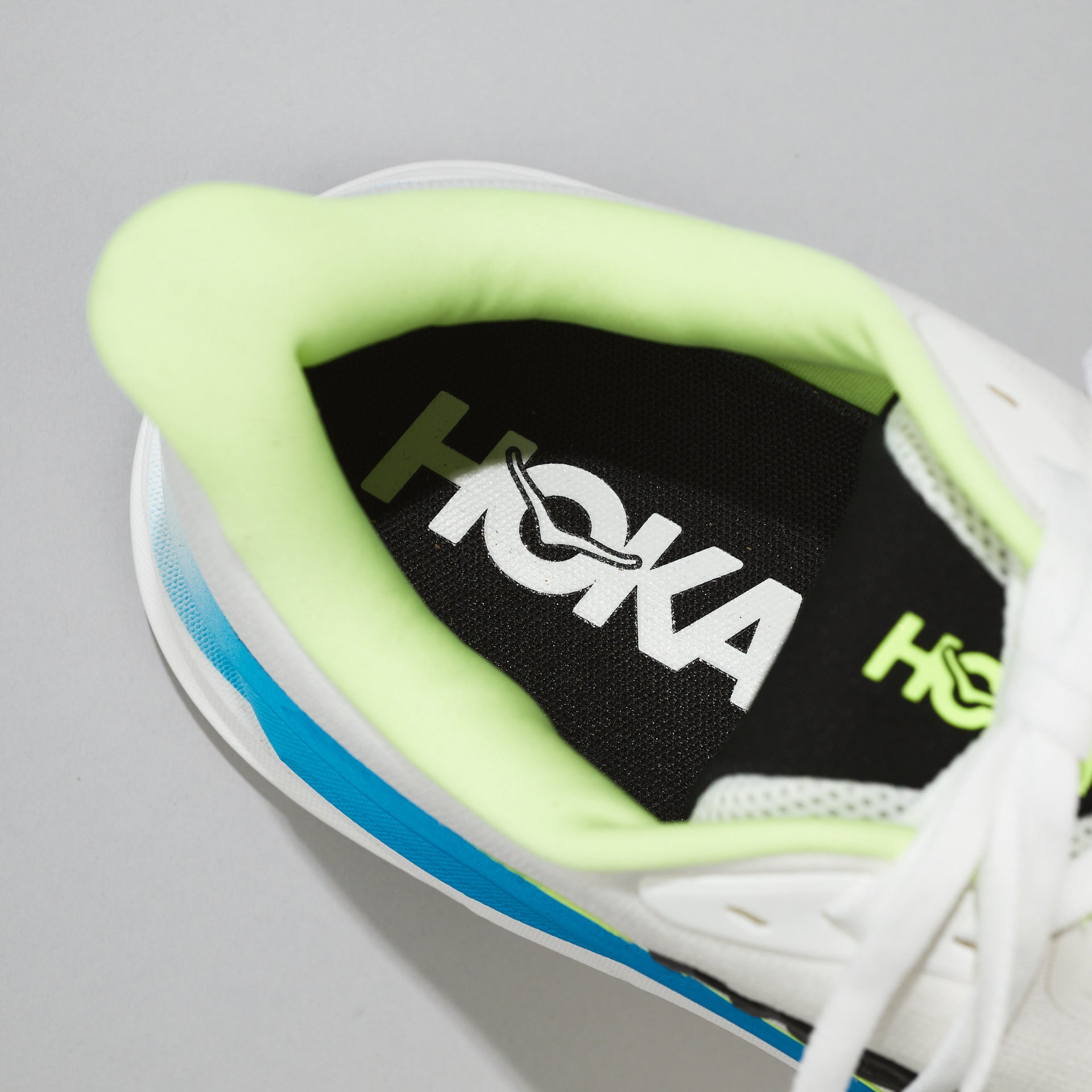 HOKA CLIFTON 11/シュータン