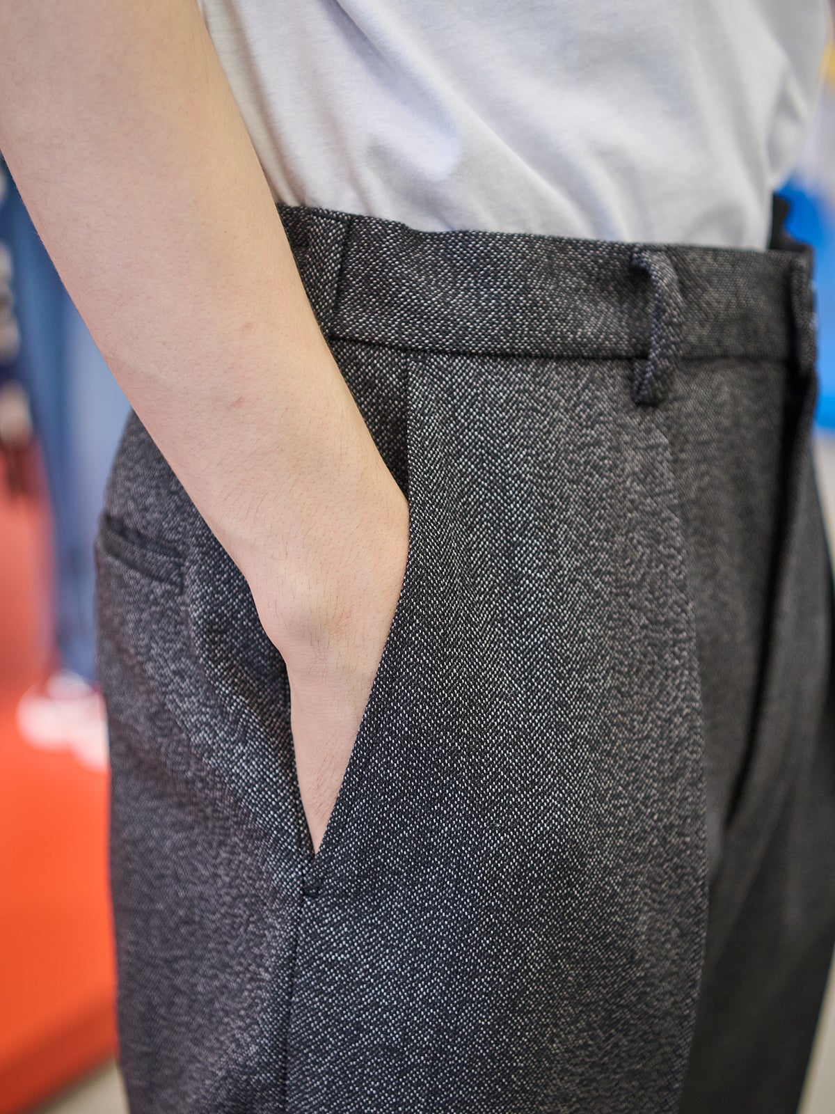 タックテーパードパンツ(ツイーディー)、ポケット