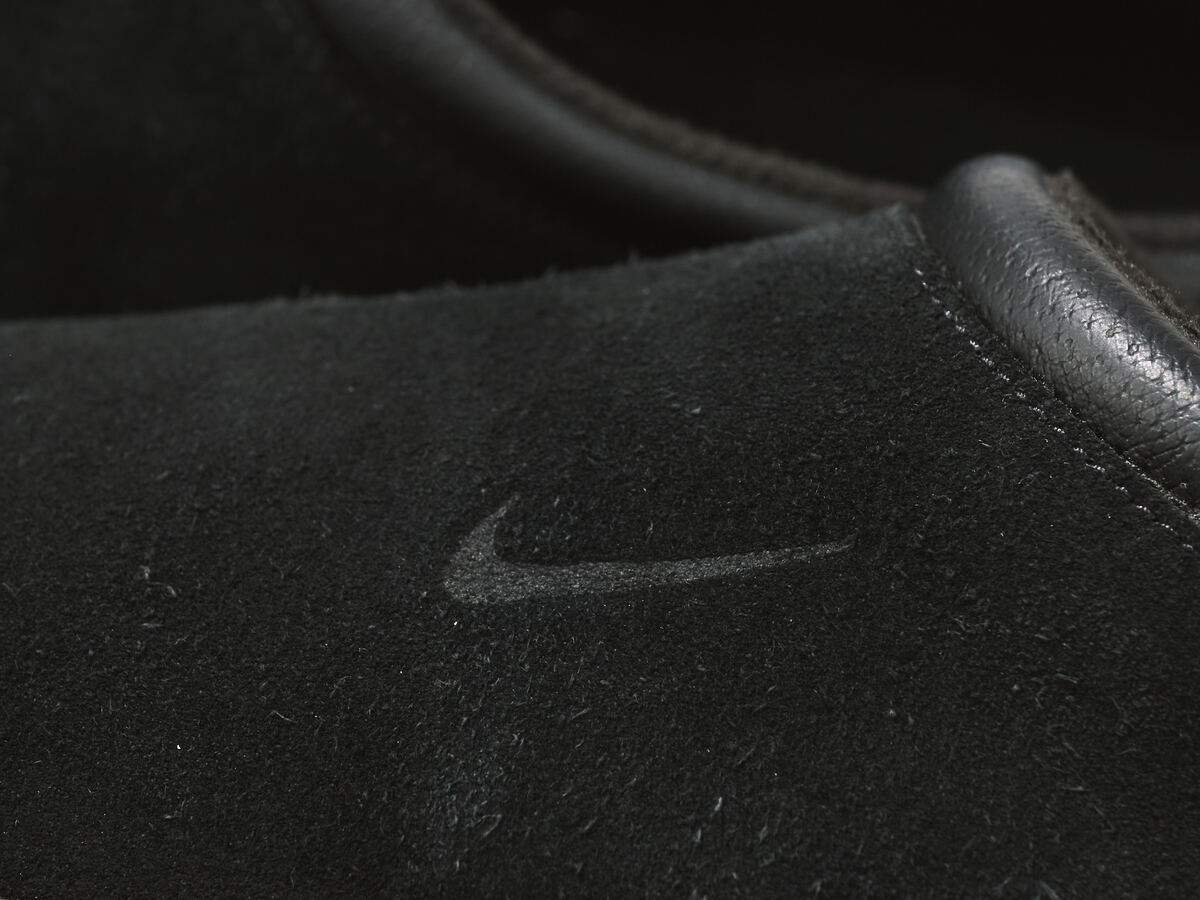 エディター愛用の「NIKE ACG (ナイキ エーシージー)」 スニーカー“Rufus(ルーファス)”のスウッシュ