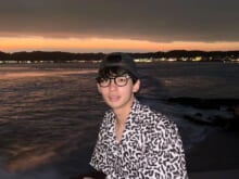怖いのに不思議と落ち着く、夏の夜の海へ。[松井大奈ブログ]