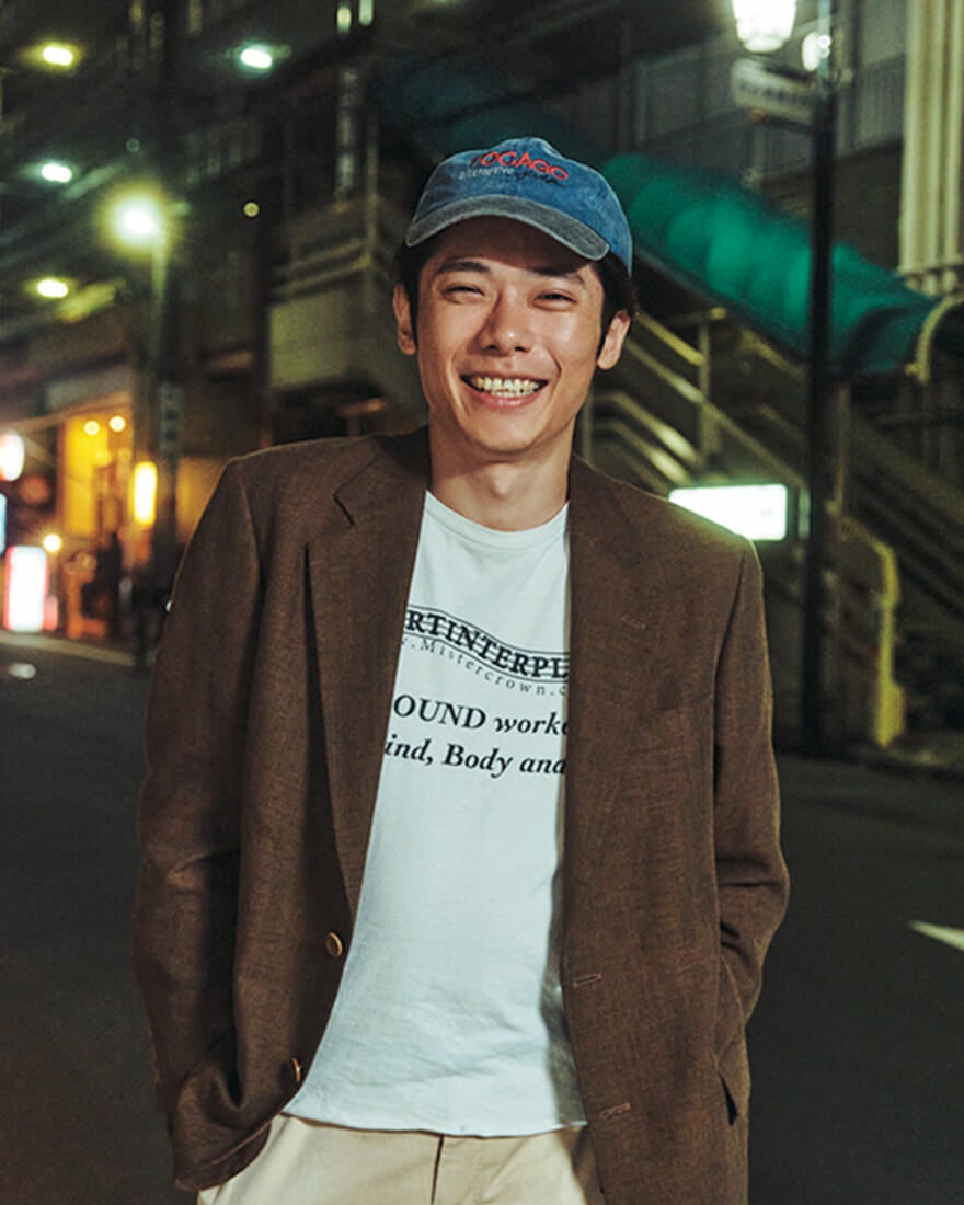 古着屋「Mr. Crown」のオリジナルTシャツと、中目黒「古着バー 鳥飼」のジャケット