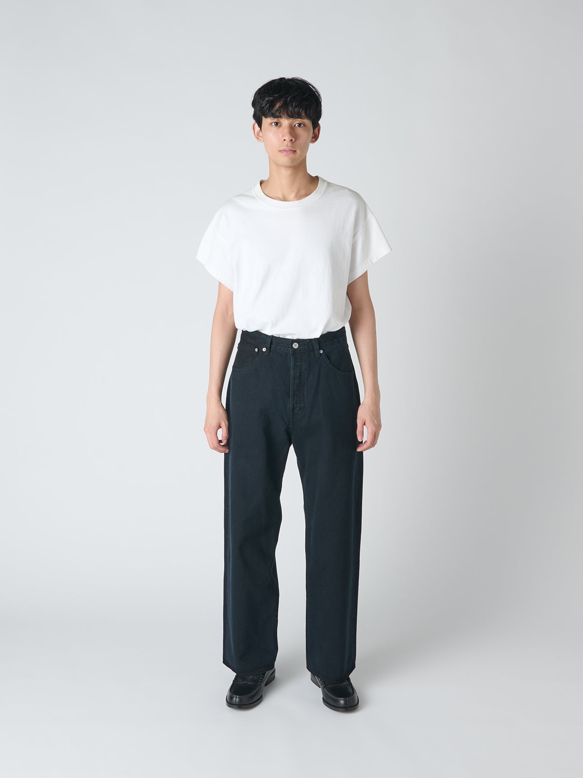 リーバイス® PREMIUM BLACK 501® Loose ジーンズの試着&本音レビュー フロント
