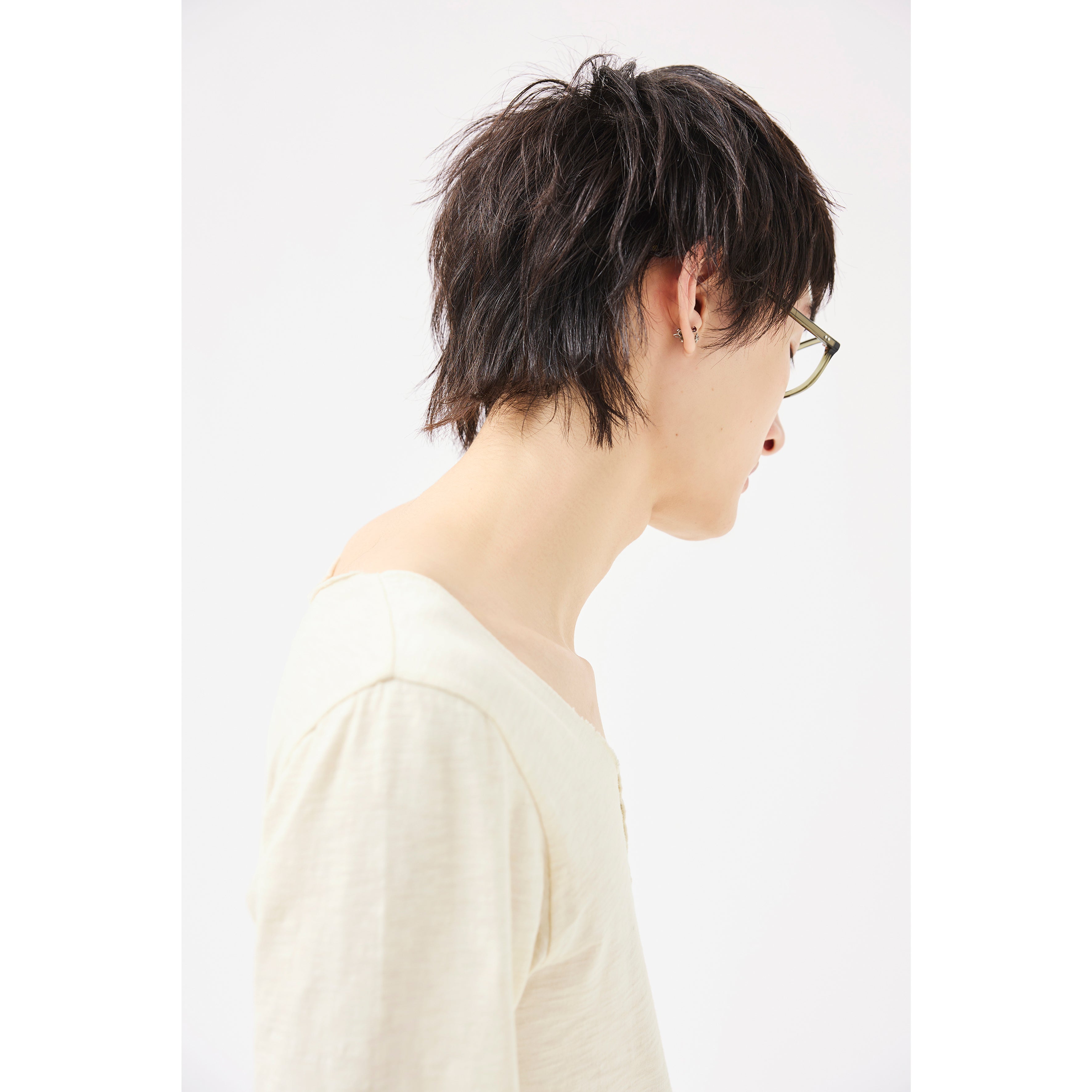 ナードな雰囲気をオシャレに落とし込むのは、計算された不完全さ【東京最旬ヘアカタログ】