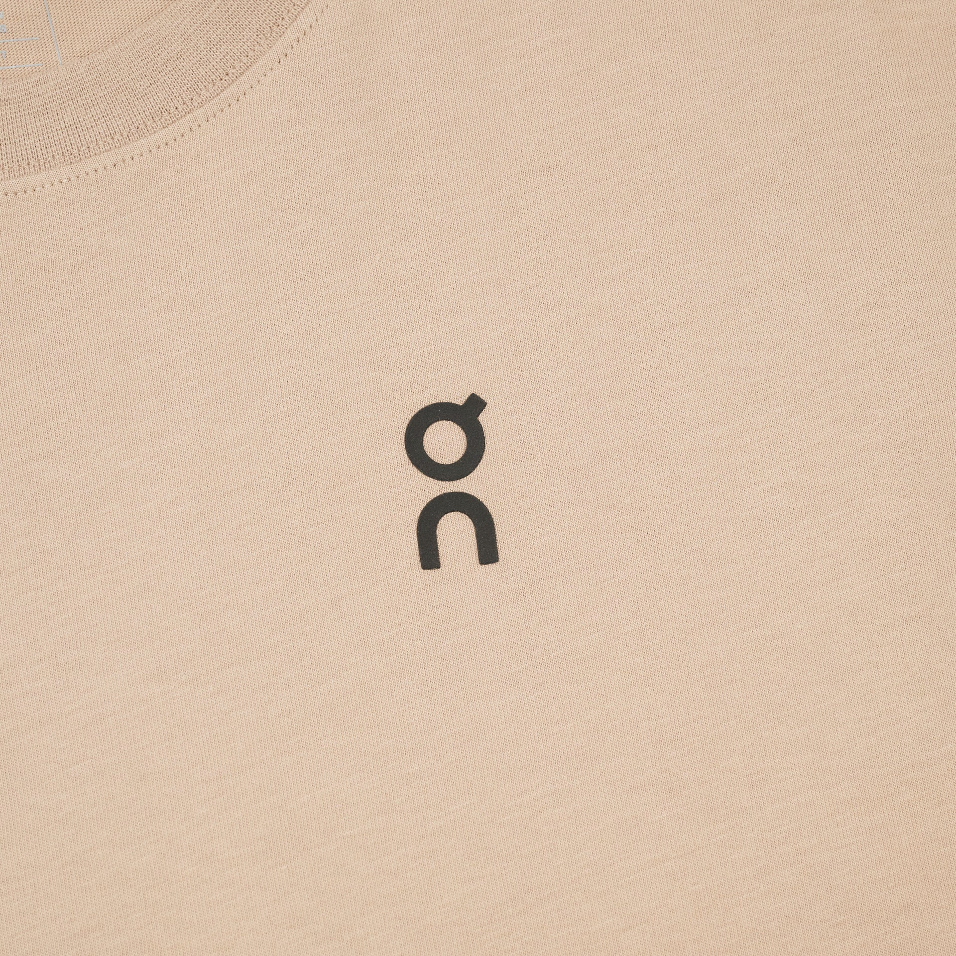 On(オン)の愛用Tシャツ Club-T DESERT 胸ロゴ