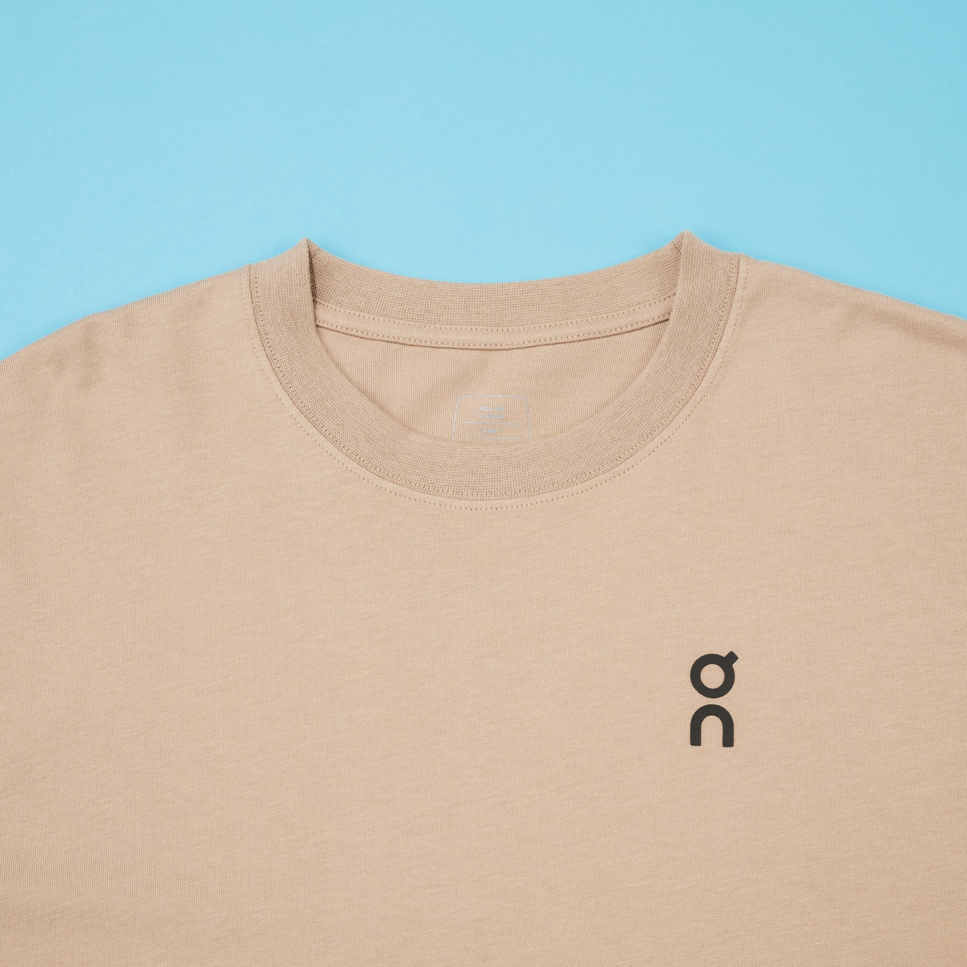 On(オン)の愛用Tシャツ Club-T DESERT ネック