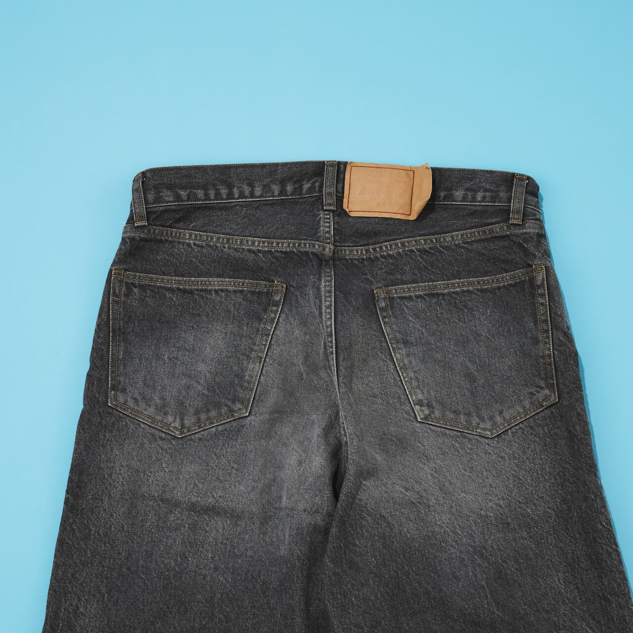 blurhmsrootstockの愛用デニム 13.5oz Denim Pants Classic 後ろ