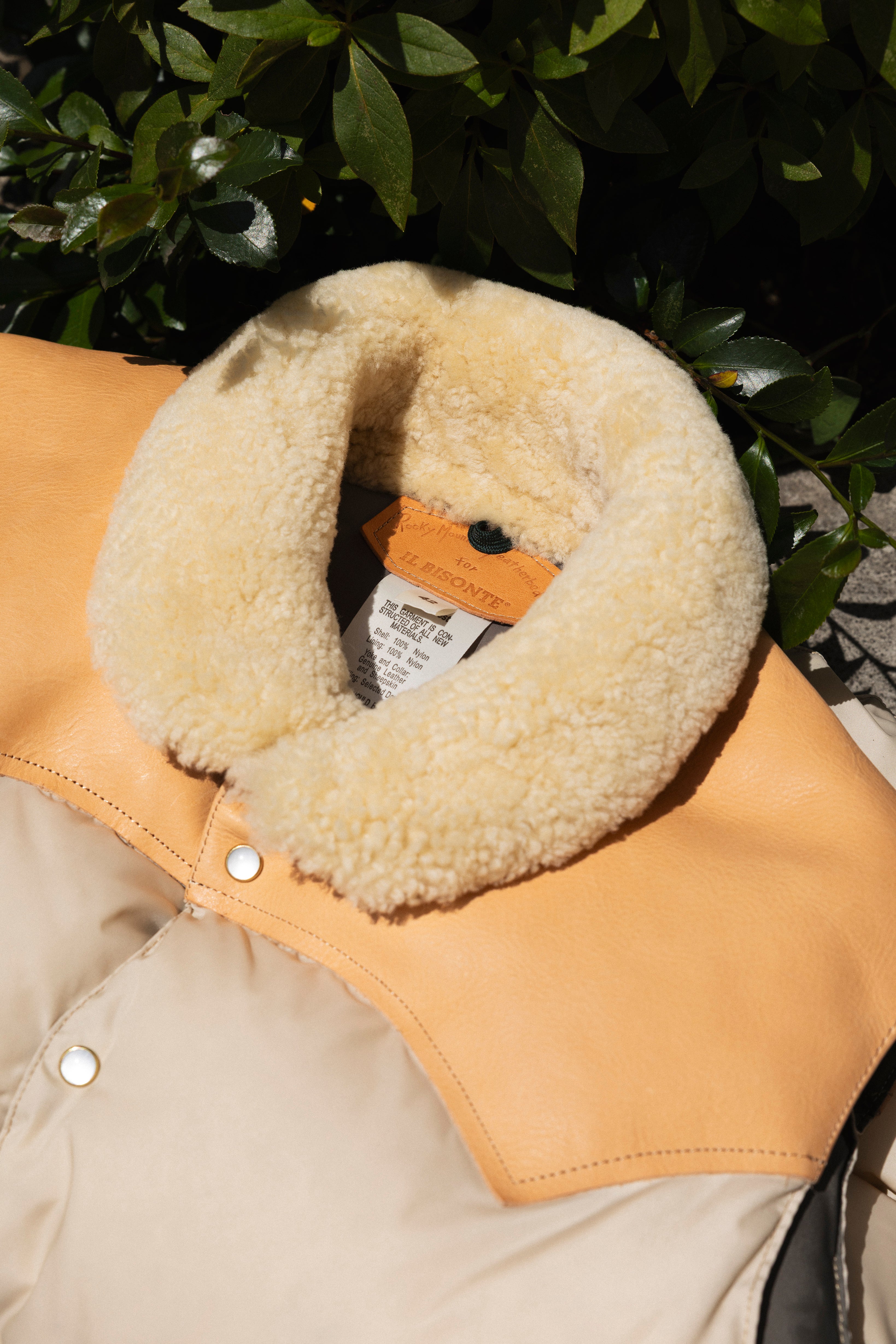 IL BISONTE × Rocky Mountain Featherbed 2026 タグ