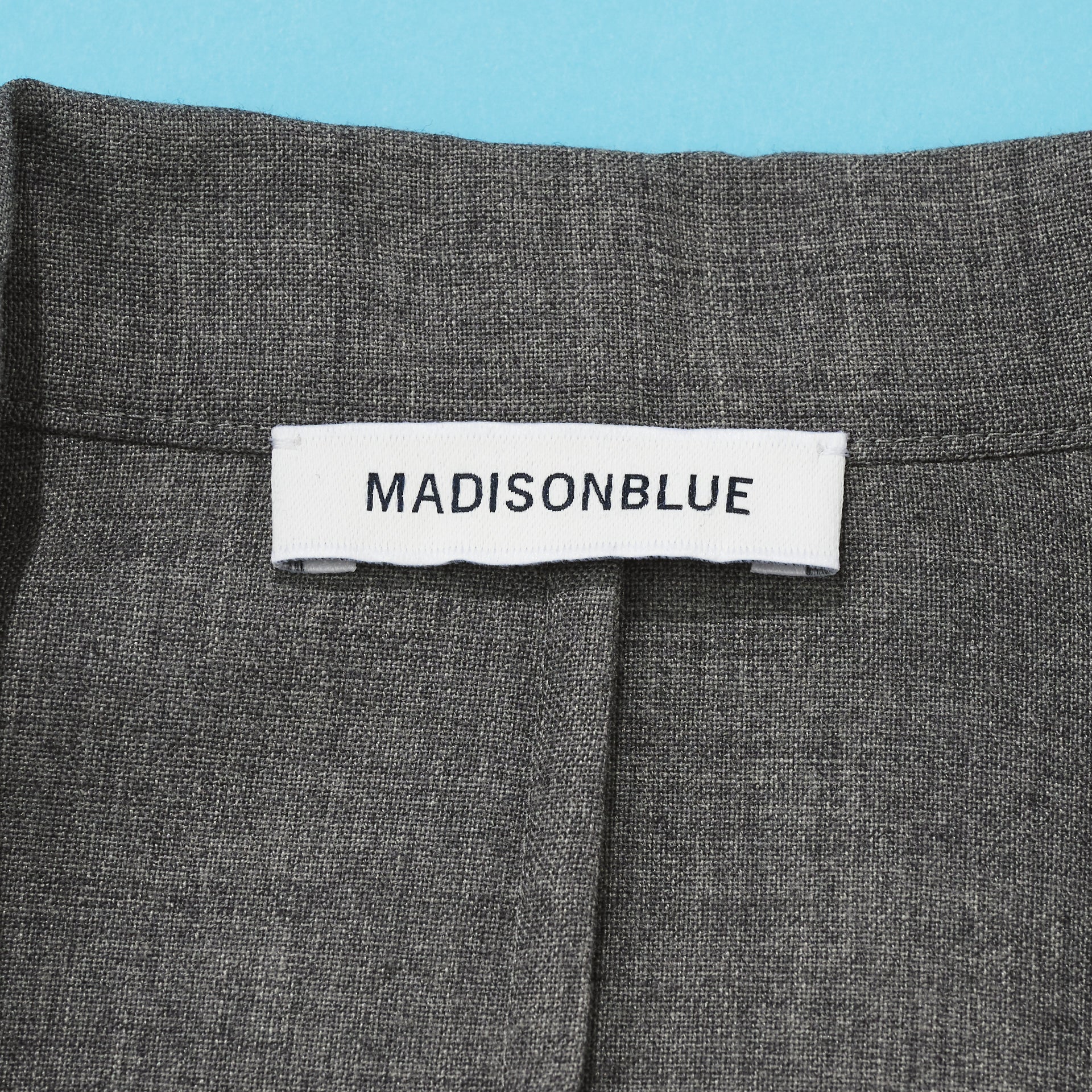 ファッションブランド「MADISONBLUE（マディソンブルー）」のタグ