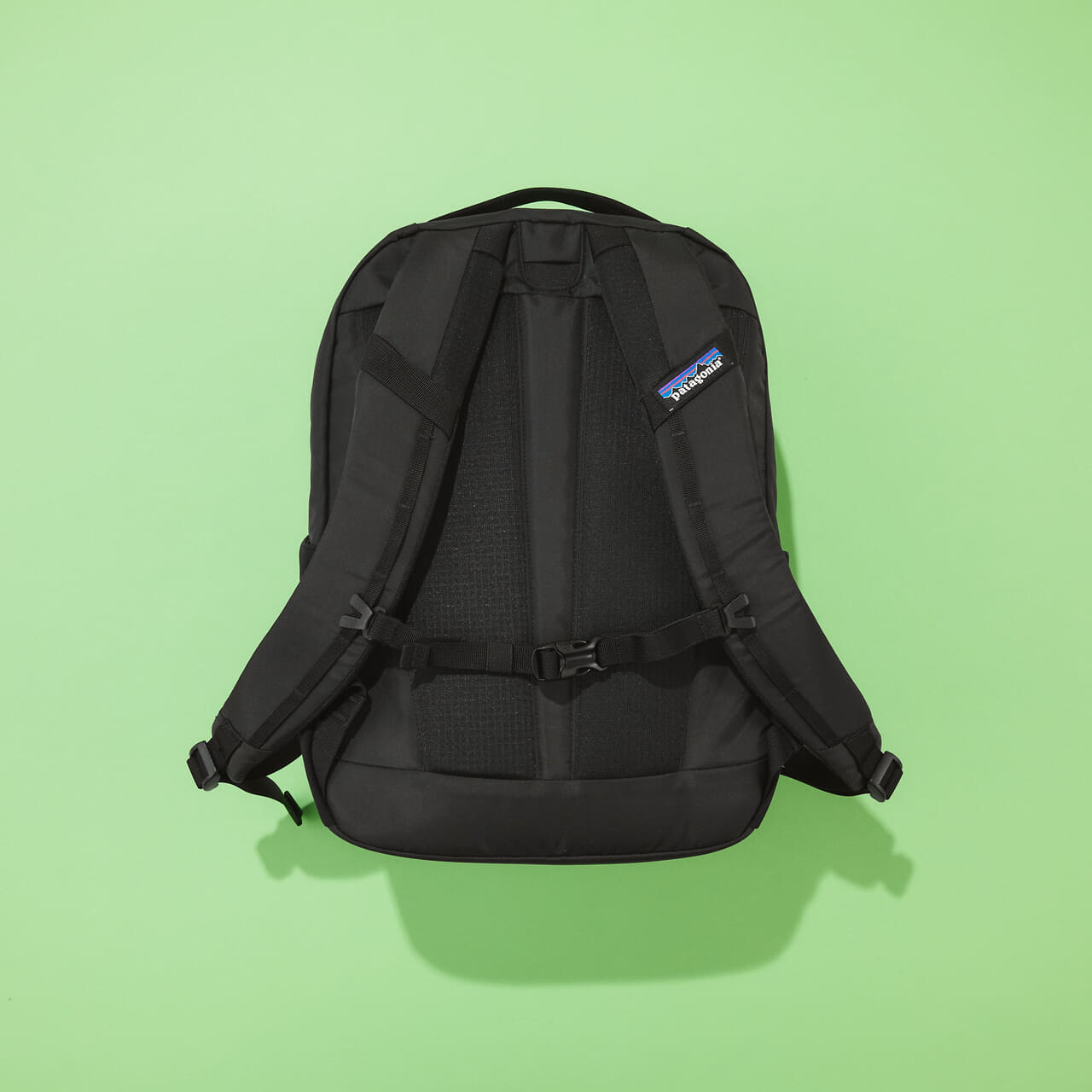 エディターが買ってよかったpatagoniaのアトム・デイパック 24Lの背面