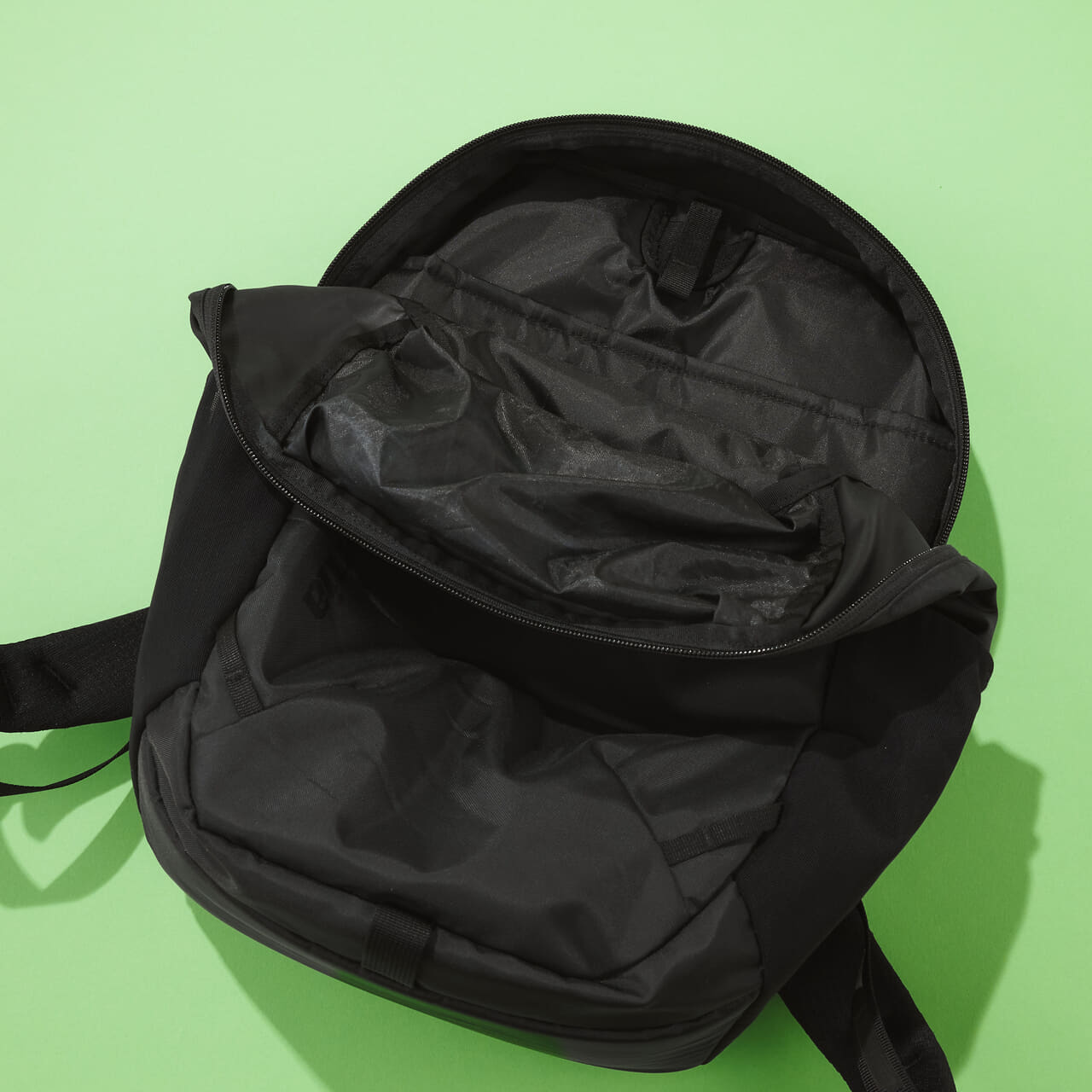 エディターが買ってよかったpatagoniaのアトム・デイパック 24Lの中面