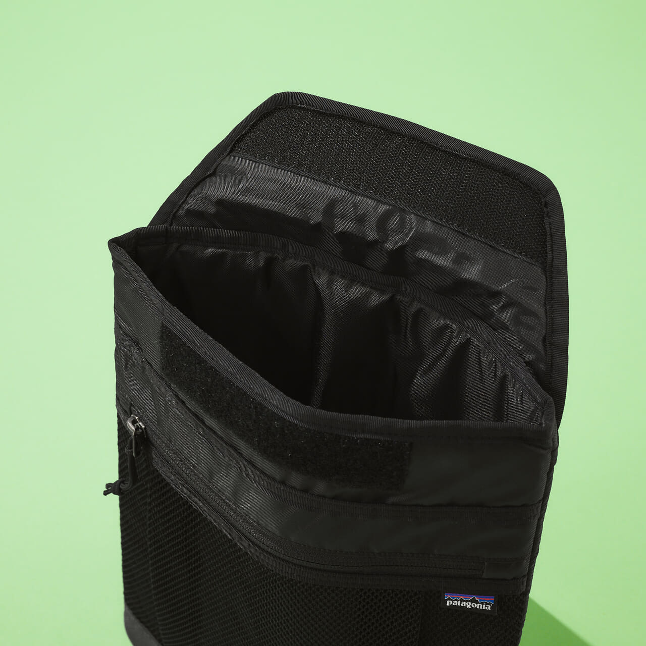 エディターが買ってよかったpatagoniaのアトム・デイパック 24LのPCケースの中面