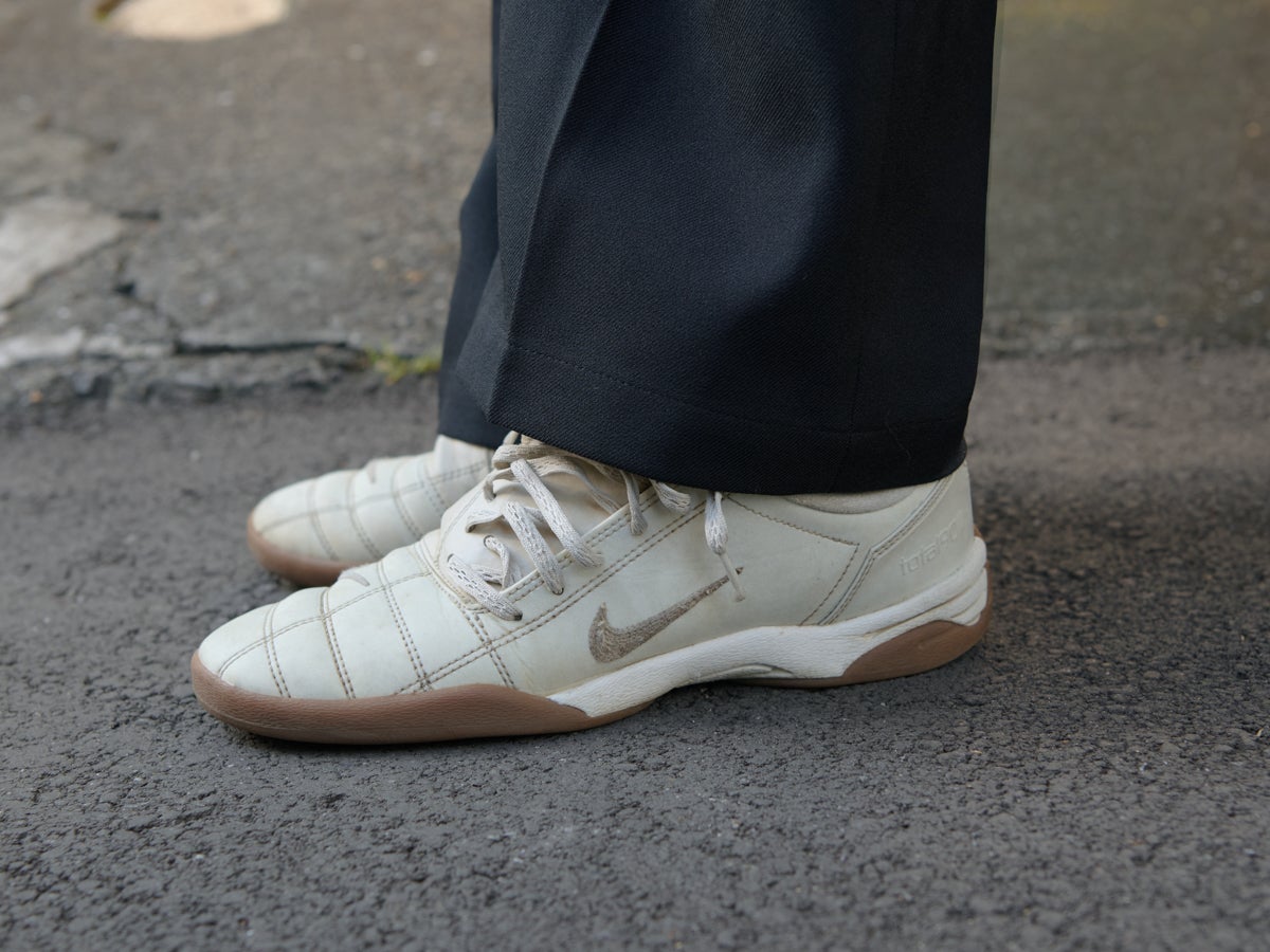 EDSTR&Ouml;M OFFICE PR & Communications大沢駿介さんの愛用スニーカー・NIKEのNIKE TOTAL 90サイド