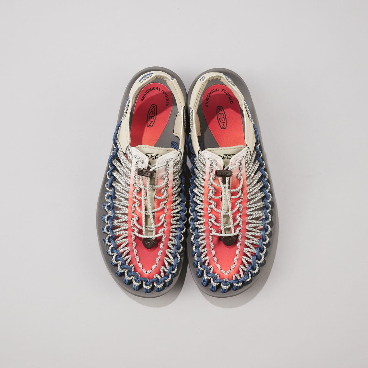 エディター愛用のキーンのアトモス別注サンダル/KEEN UNEEK AKAFUJIのアッパー