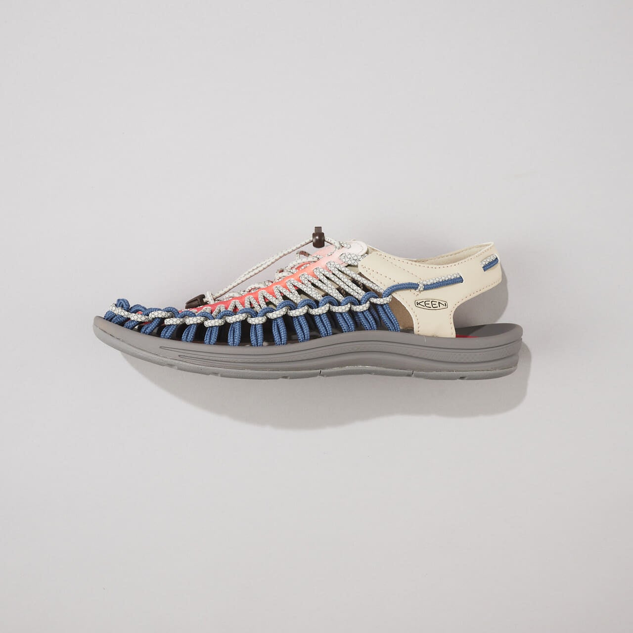 エディター愛用のキーンのアトモス別注サンダル/KEEN UNEEK AKAFUJIのサイド2