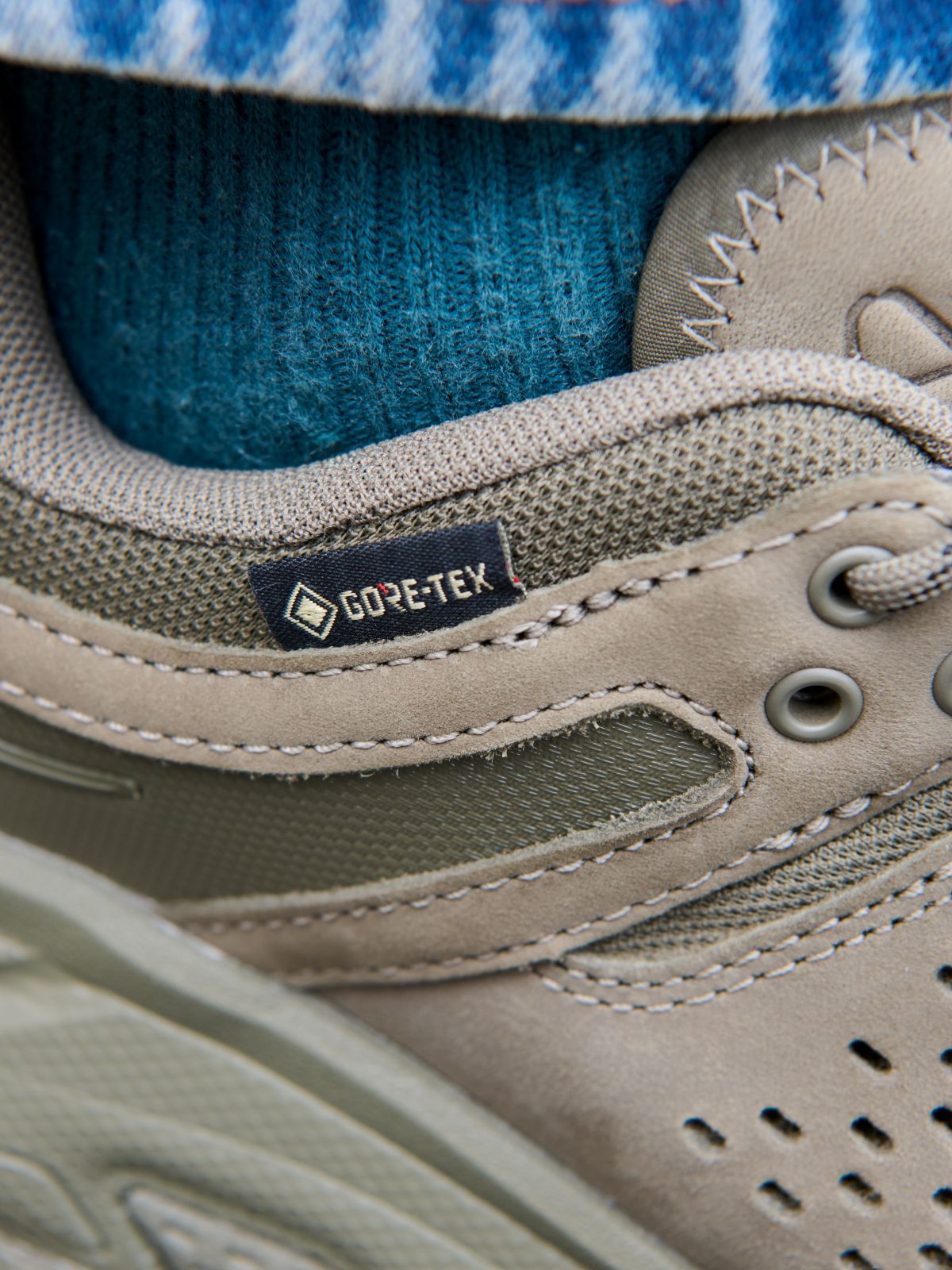 HOKA(TOR ULTRA)/ゴアテックス