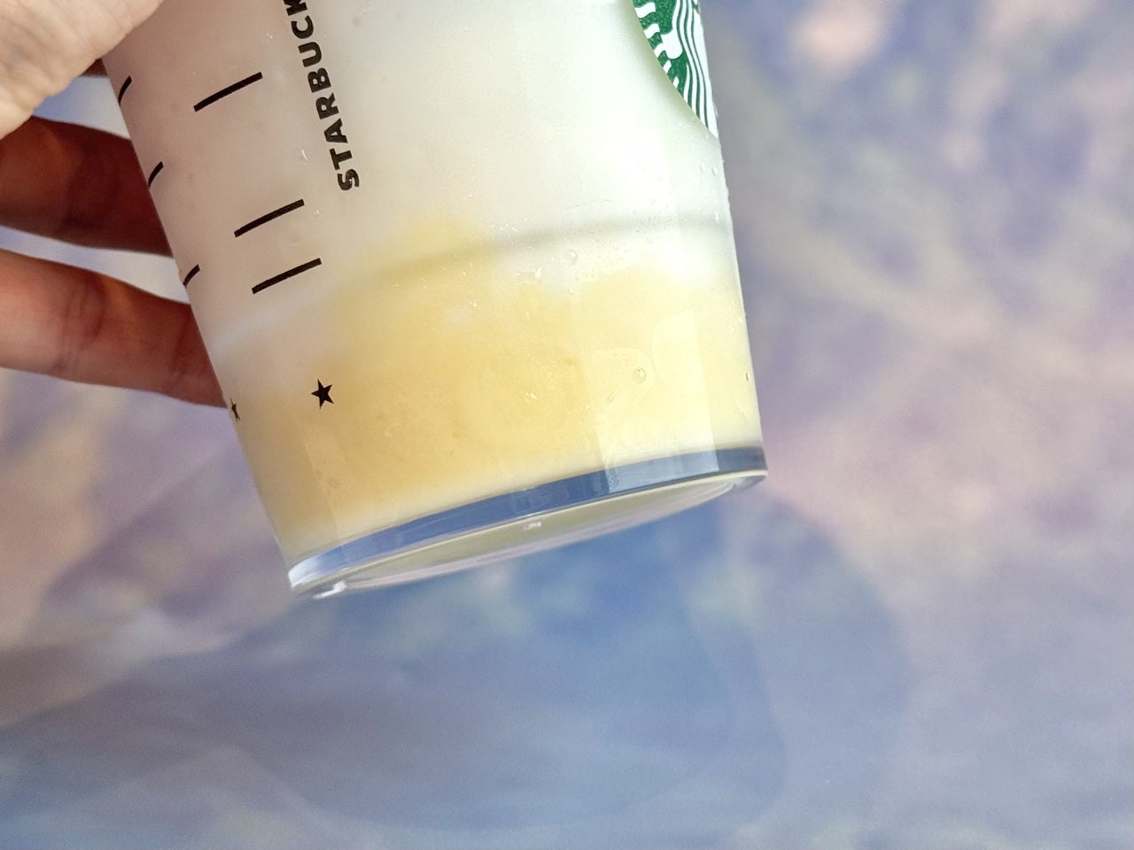 スタバ群馬限定群馬「やっぱし妙義山なんさ パイン ヨーグルト フラペチーノ&reg;」カップ下部