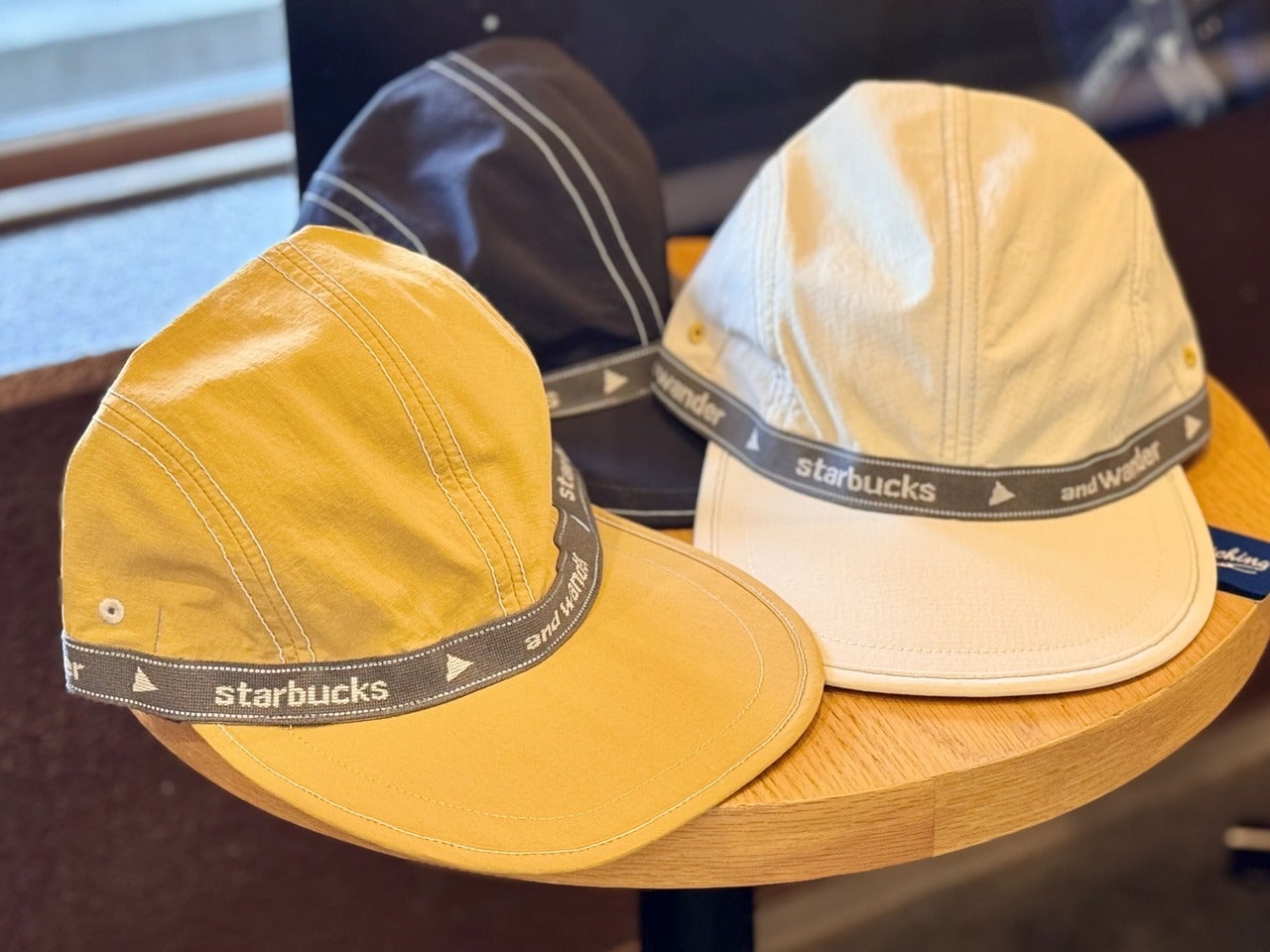 and wander + STARBUCKS ジャカードテープ キャップ ネイビー / オフホワイト / ダークイエロー