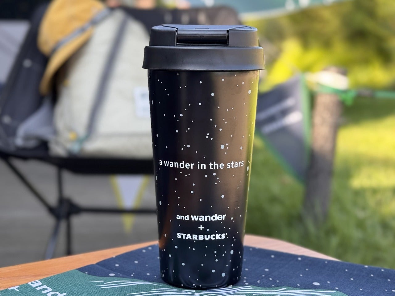 and wander +STARBUCKSステンレス ToGoボトルネイビー473m裏