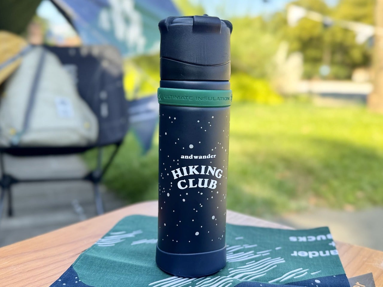 and wander + STARBUCKSステンレス山専用ボトルネイビー500m正面