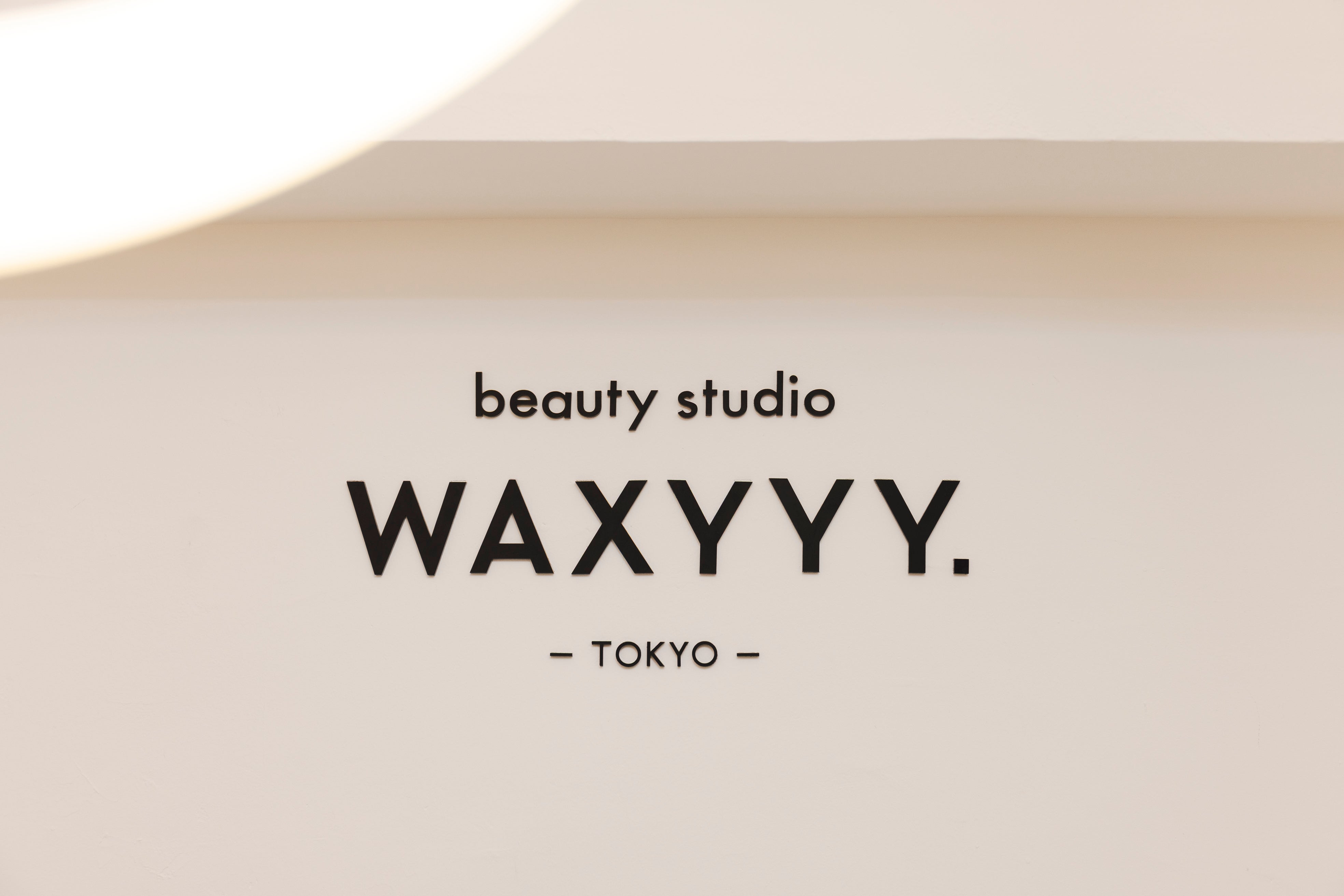 新宿の眉毛サロン「WAXYYY.TOKYO HBL」