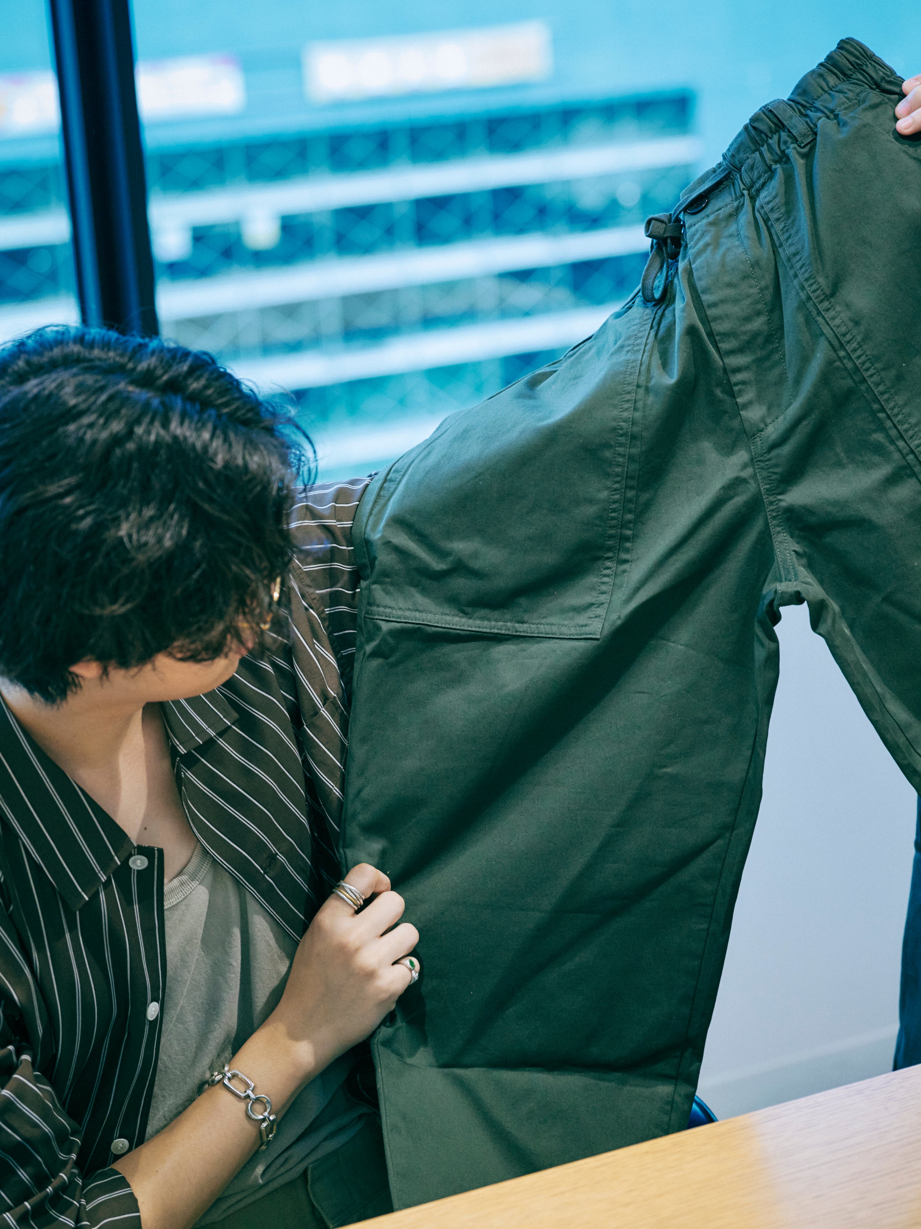 3.〈JOURNAL STANDARD relume〉のテーパードパンツ4
