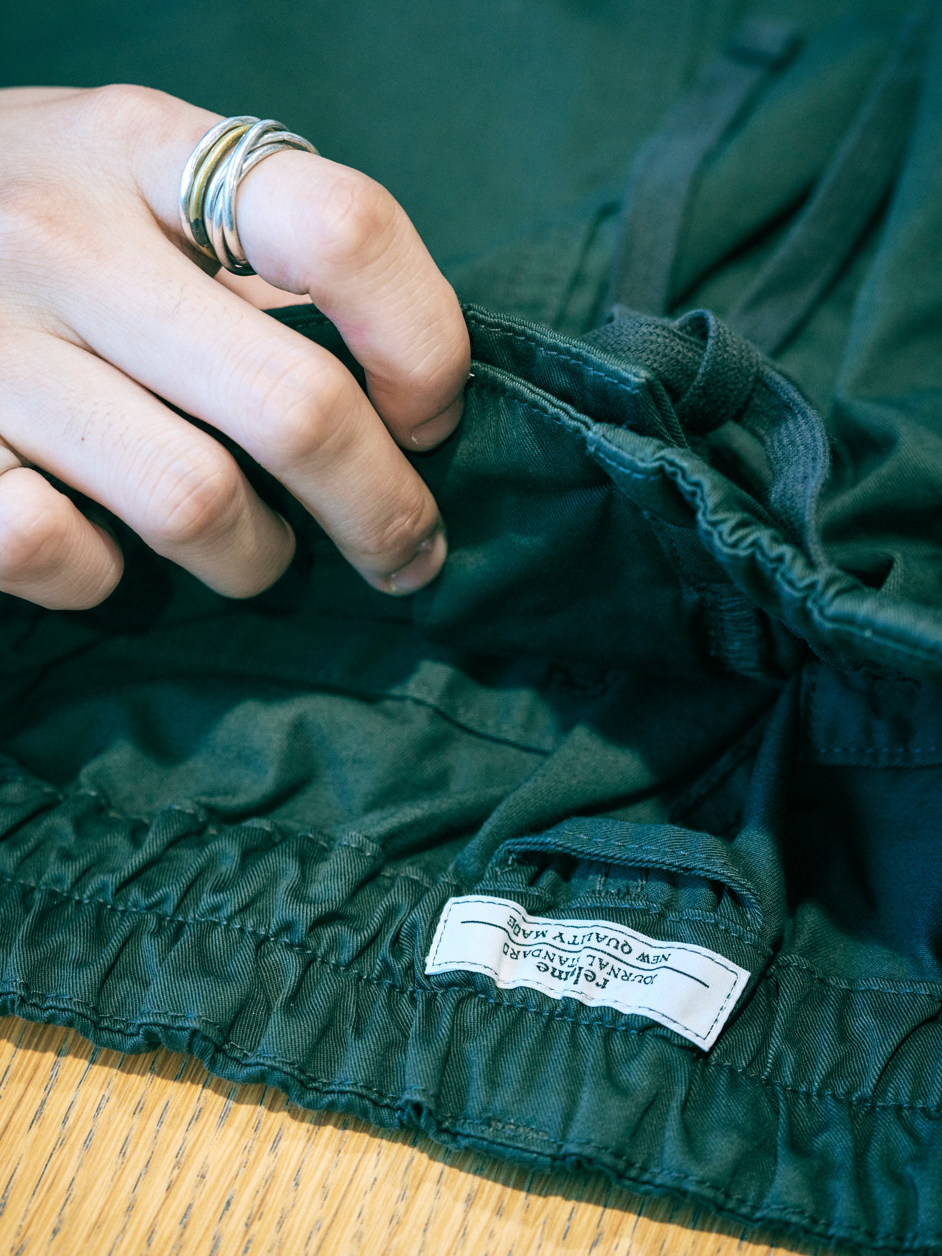 3.〈JOURNAL STANDARD relume〉のテーパードパンツ2