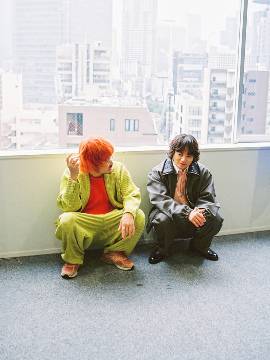 染谷将太×岩崎裕介監督「未知のものに挑んでいった方が、生の実感が得られる」。映画『チルド』が描く“終わりのない、ぬるま湯のような地獄”【ウィークエンド・インタビューズ 第59週】