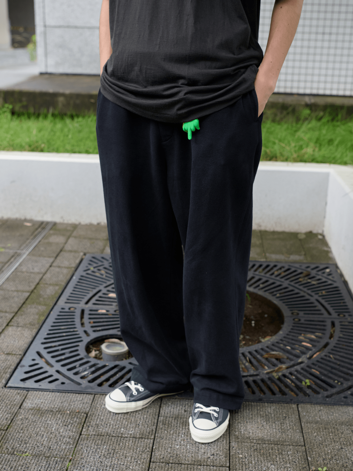 CONVERSE &times; BEAMS「ALL STAR J HI」に合わせたスラックス