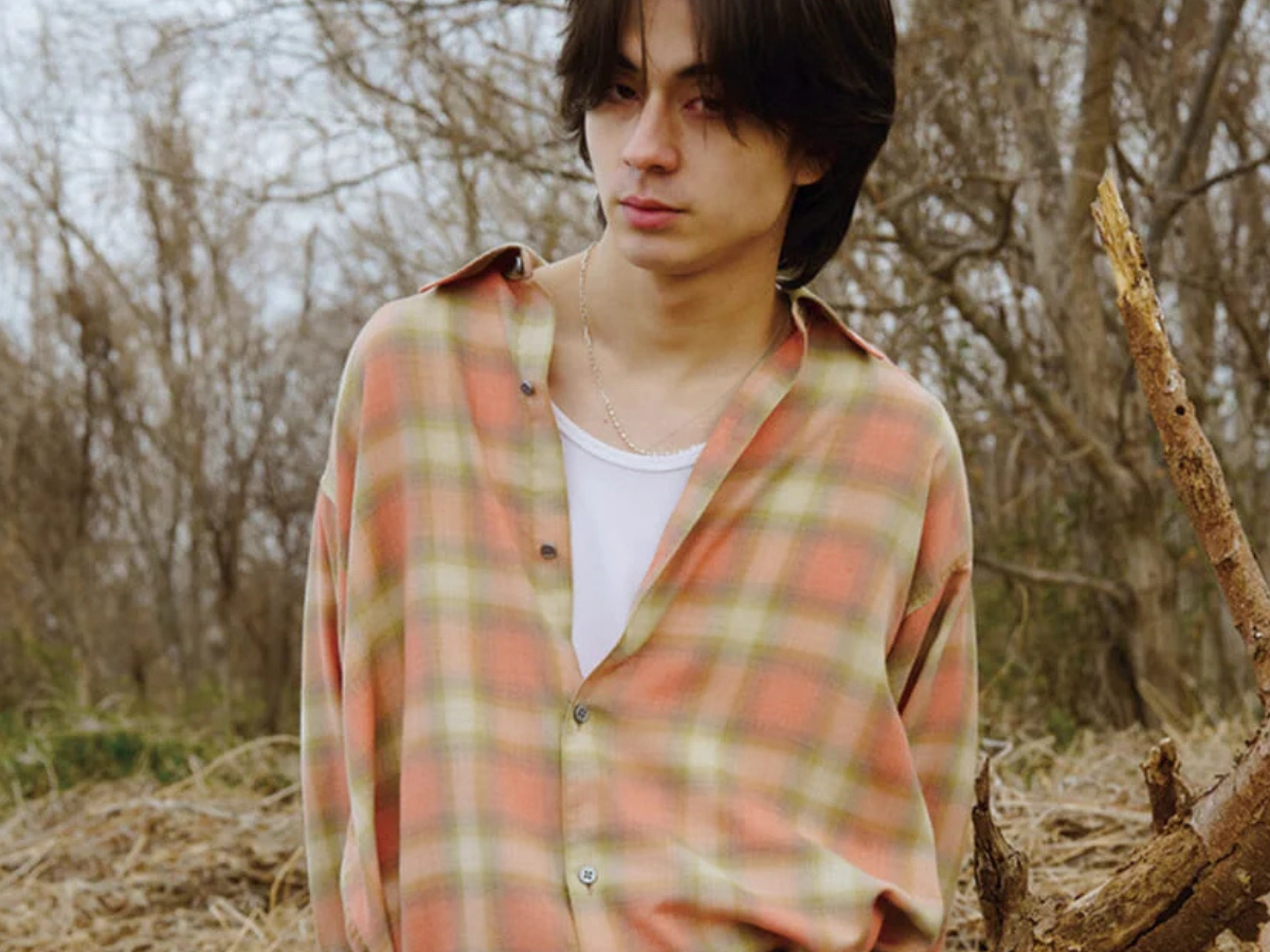 脱、無地。差がつく初秋の「チェックシャツ」正解着こなし10選。おしゃれな人＆モデルはどう合わせてる？