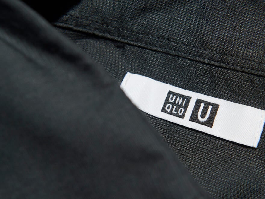 すべてがちょうどいい。「ユニクロ ユー」万能型の“好印象シャツ”を発見！／Uniqlo Uの黒いコスパ名品・ボクシーシャツ