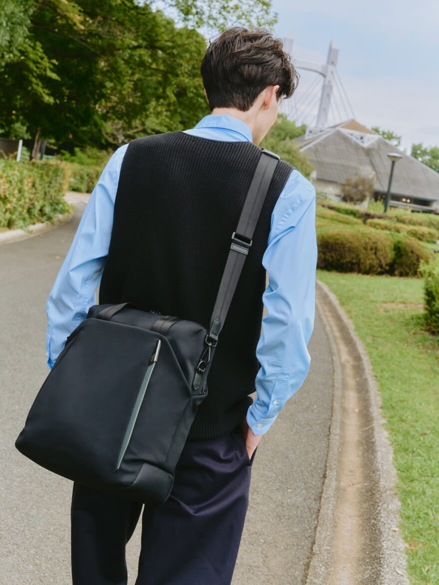TUMIの新コレクション「TUMI AXIS」のトートバッグ2