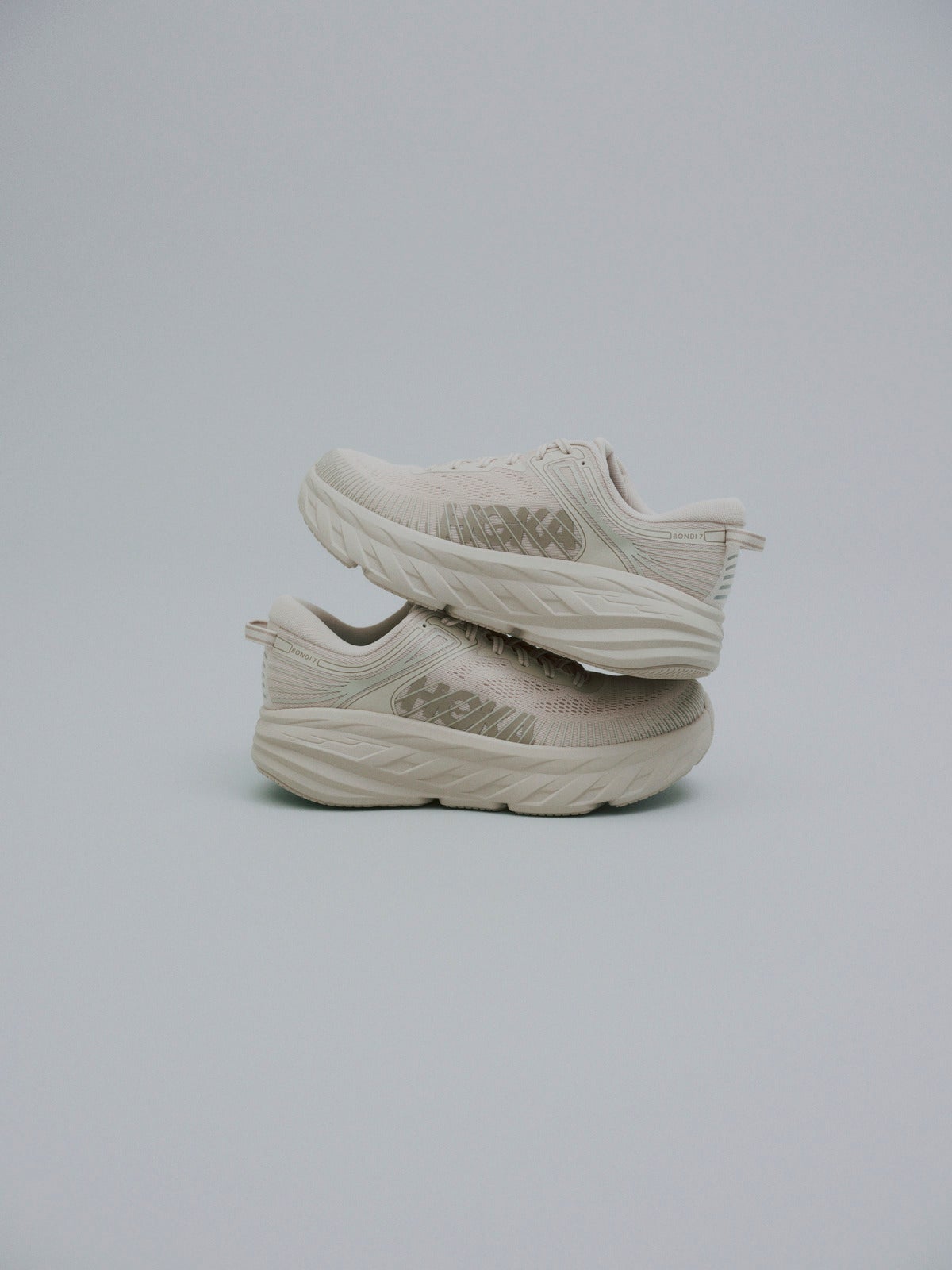 HOKA BEAUTY&YOUTH LIMITED　サイド　ロゴ