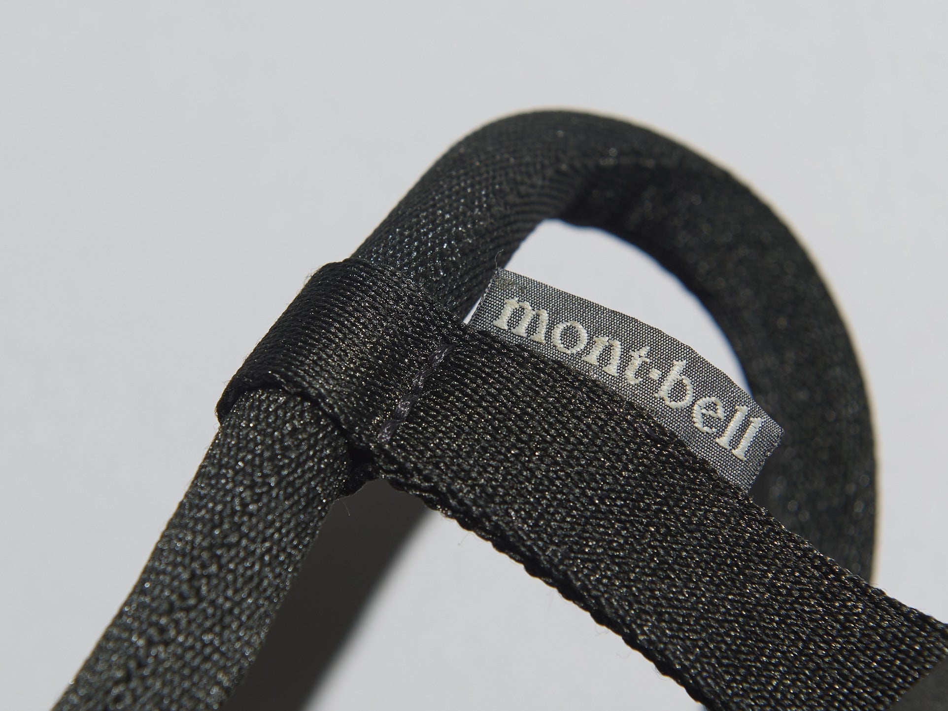 【モンベルの黒いコスパ名品】チープシックなルックスが可愛すぎる高機能サンダル／mont-bell ソックオンサンダル
