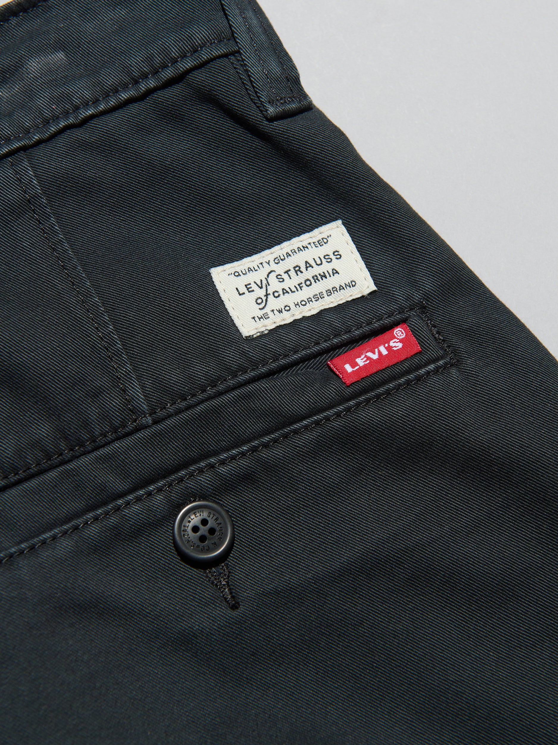 リーバイス®/X X Chino Baggyのポケットロゴ寄り