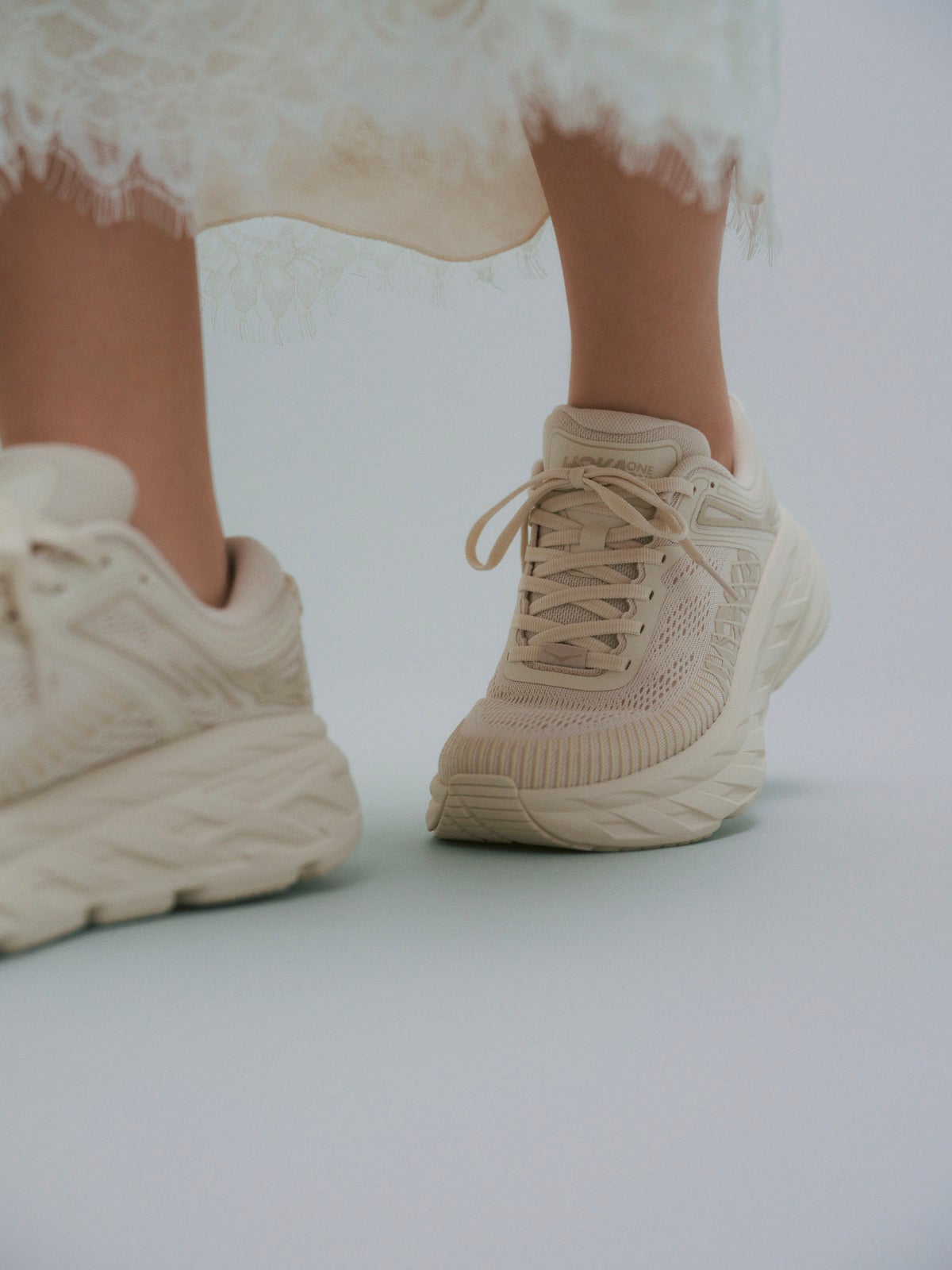 HOKA BEAUTY&YOUTH LIMITED　着画　ウィメンズ
