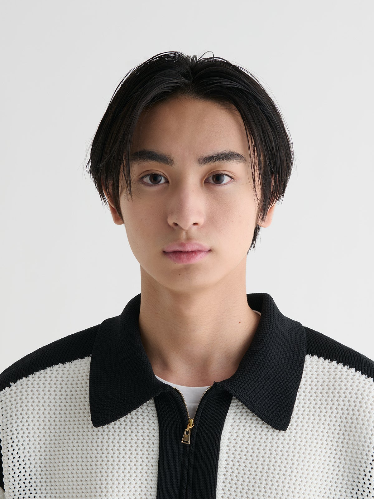 西 優行、フロント