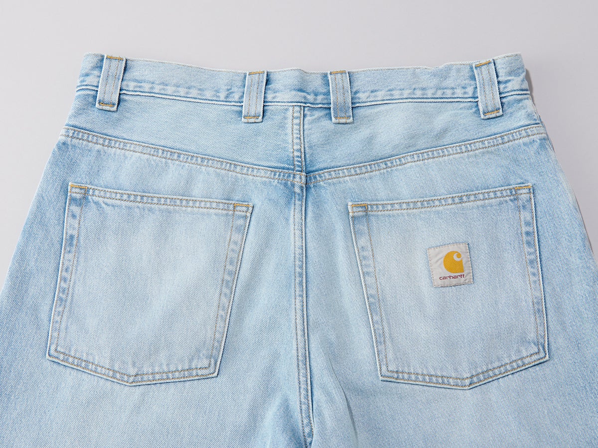 Carhartt WIPの「ブランドンパンツ」のバック