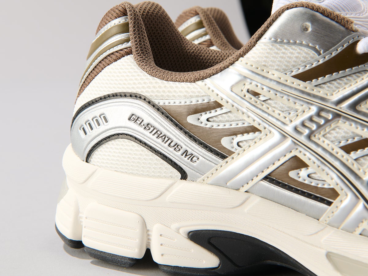ASICS、GEL-STRATUS MC、サイド、寄り