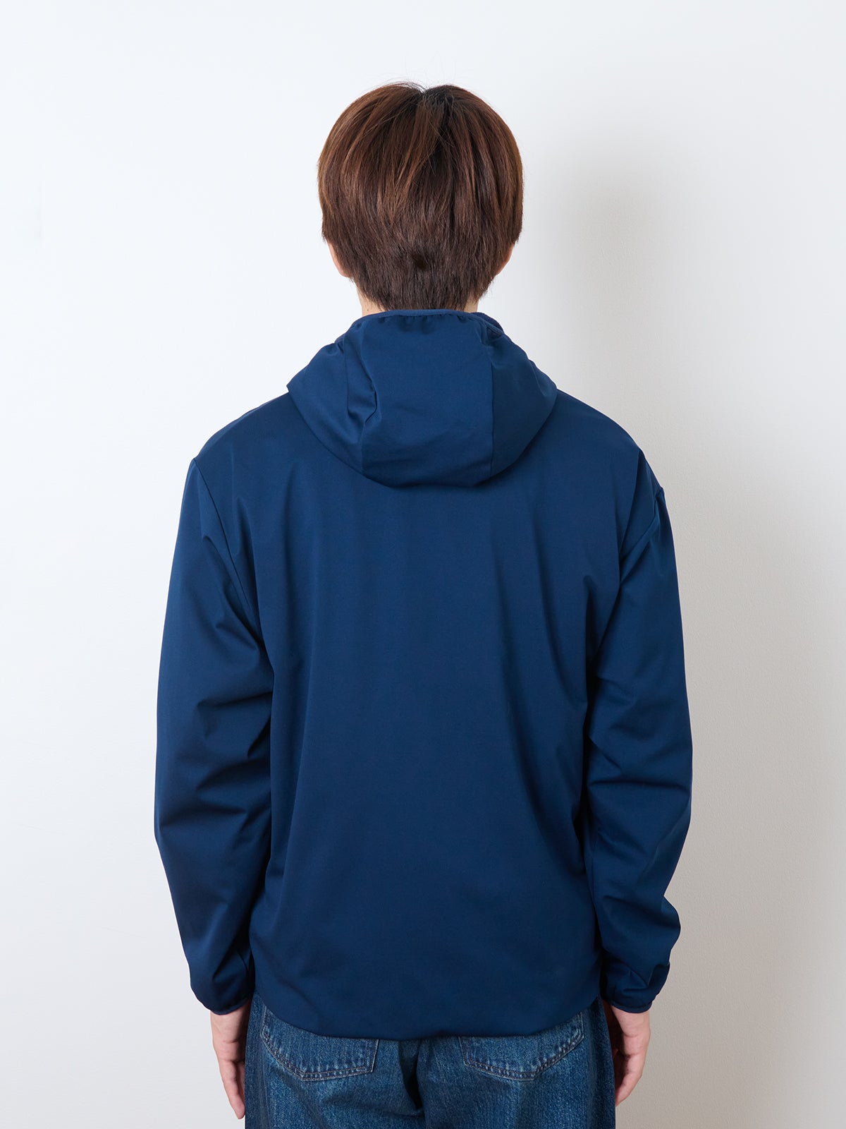 UNIQLO、ウィンドプルーフフリースフルジップパーカ、モデルカット、バック