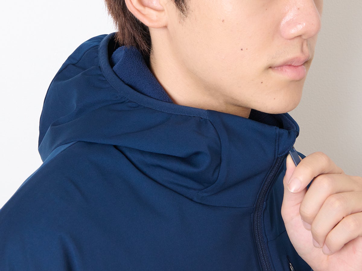UNIQLO、ウィンドプルーフフリースフルジップパーカ、モデルカット、ネック