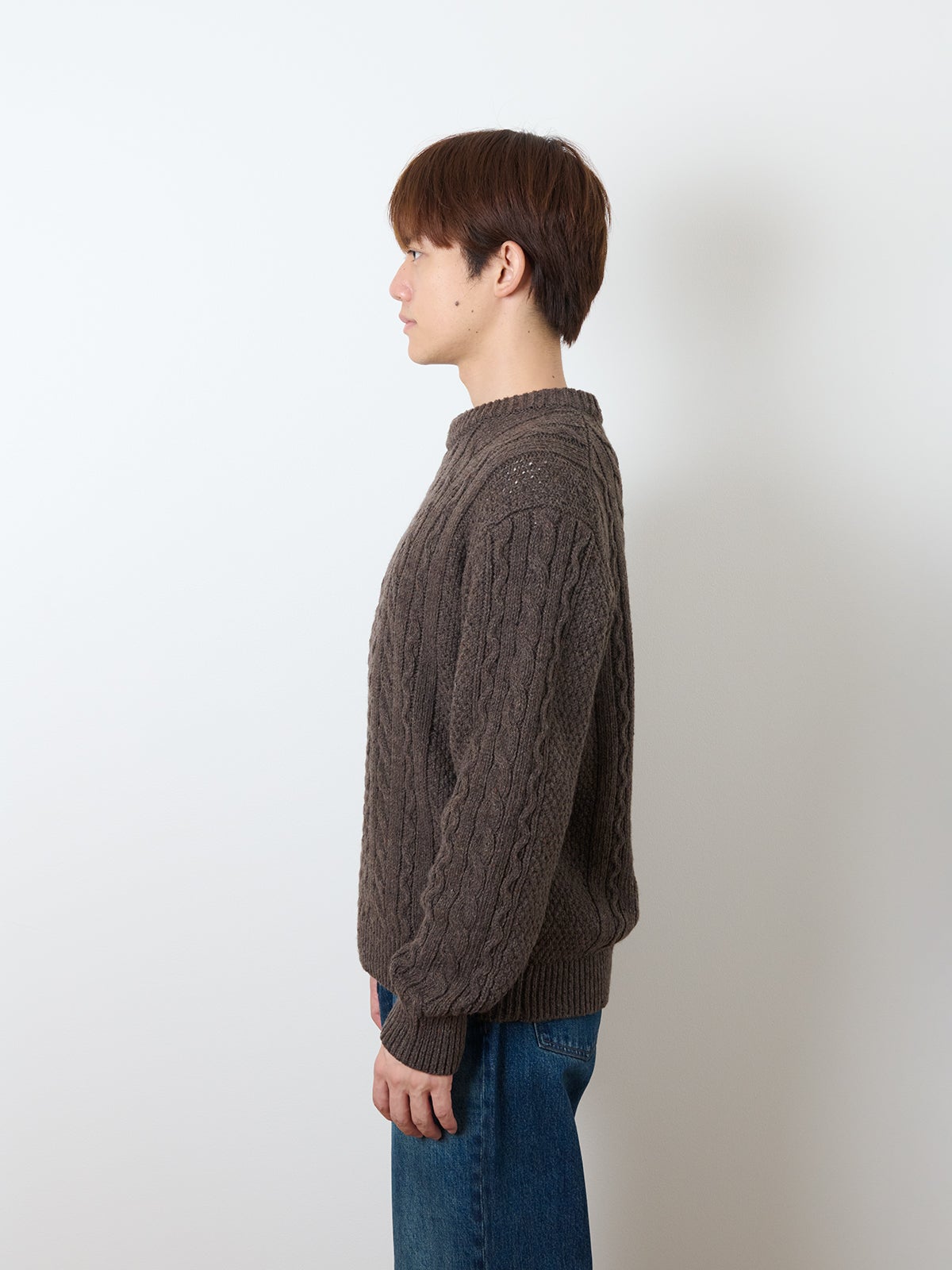 UNIQLO、ローゲージケーブルセーター、モデルカット、サイド