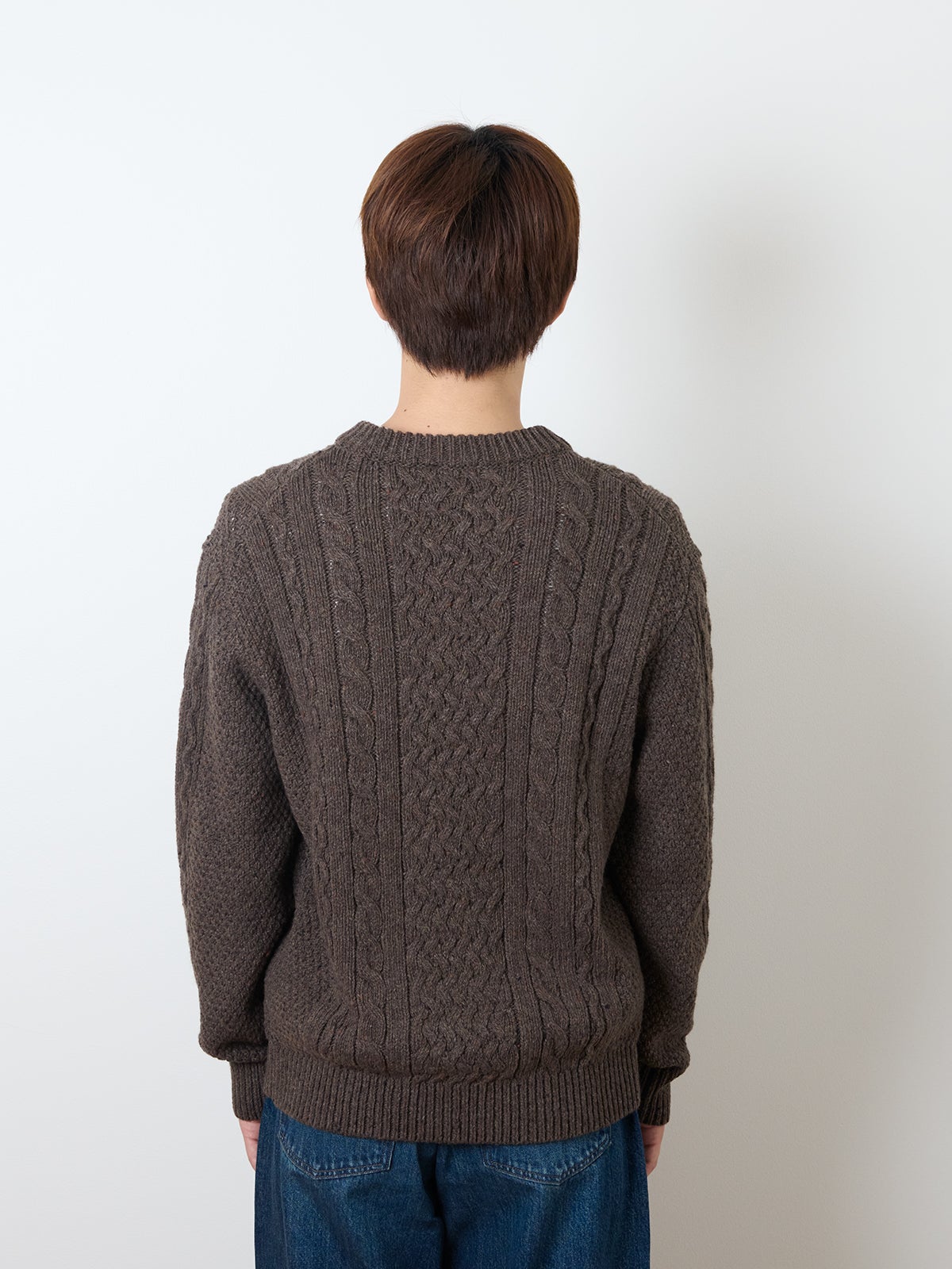 UNIQLO、ローゲージケーブルセーター、モデルカット、バック