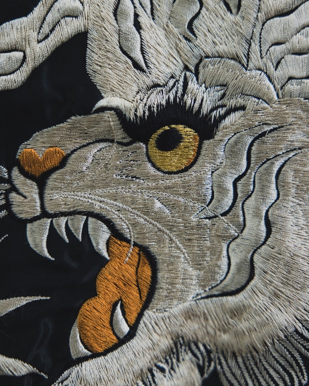 TAILOR TOYO&times;BEAMS　刺繍ディテール　１