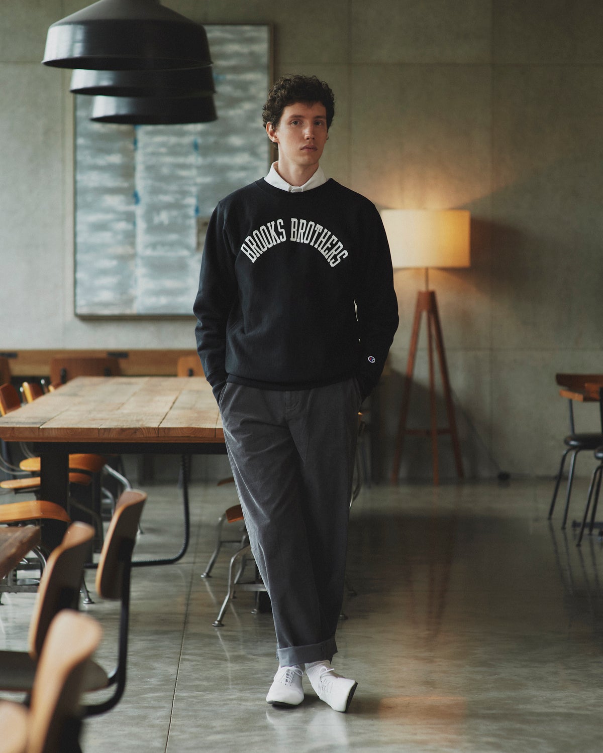 スウェットシャツ¥36,300 シャツ¥39,600 パンツ¥26,400(全て税込価格)